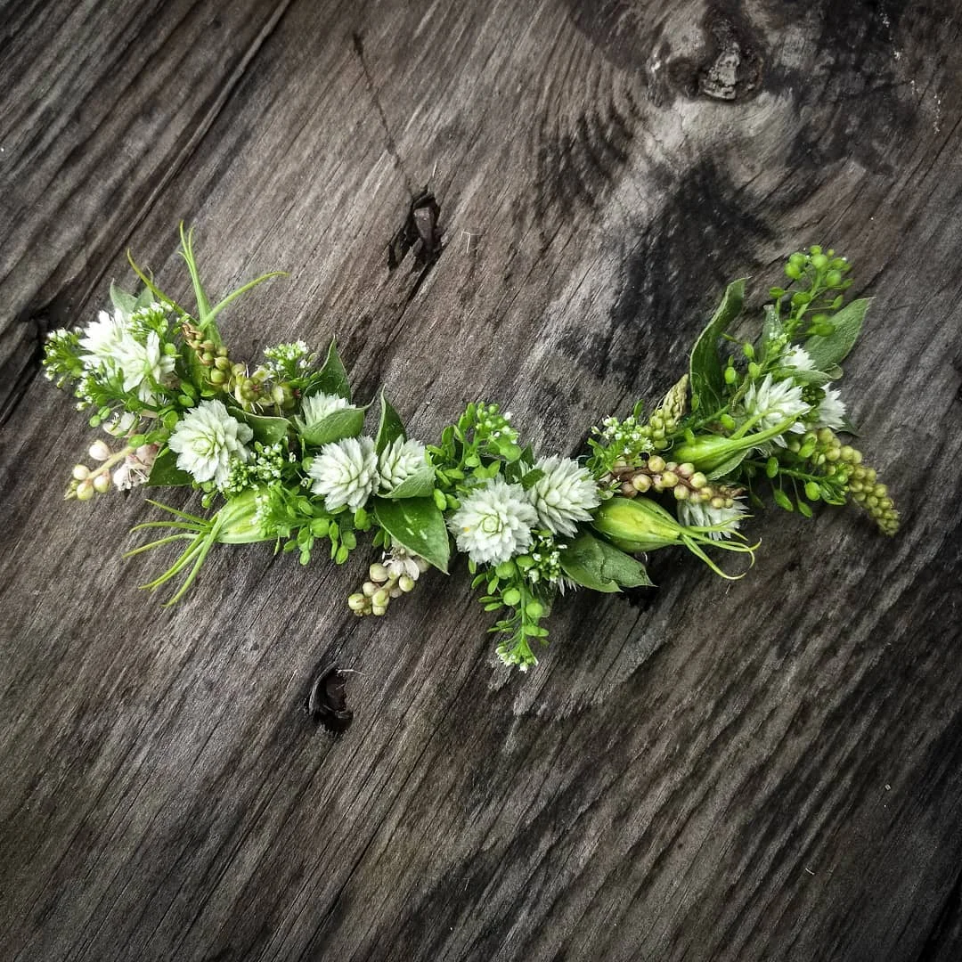 How to Arrange with Unique and Foraged Flowers