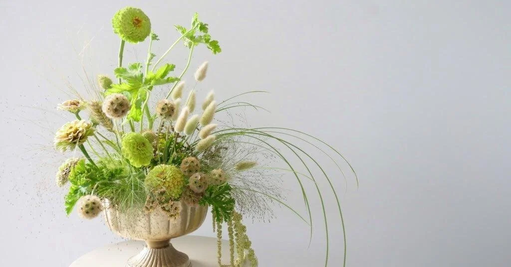 Video: Experimenting with Luminosity in Floral Design