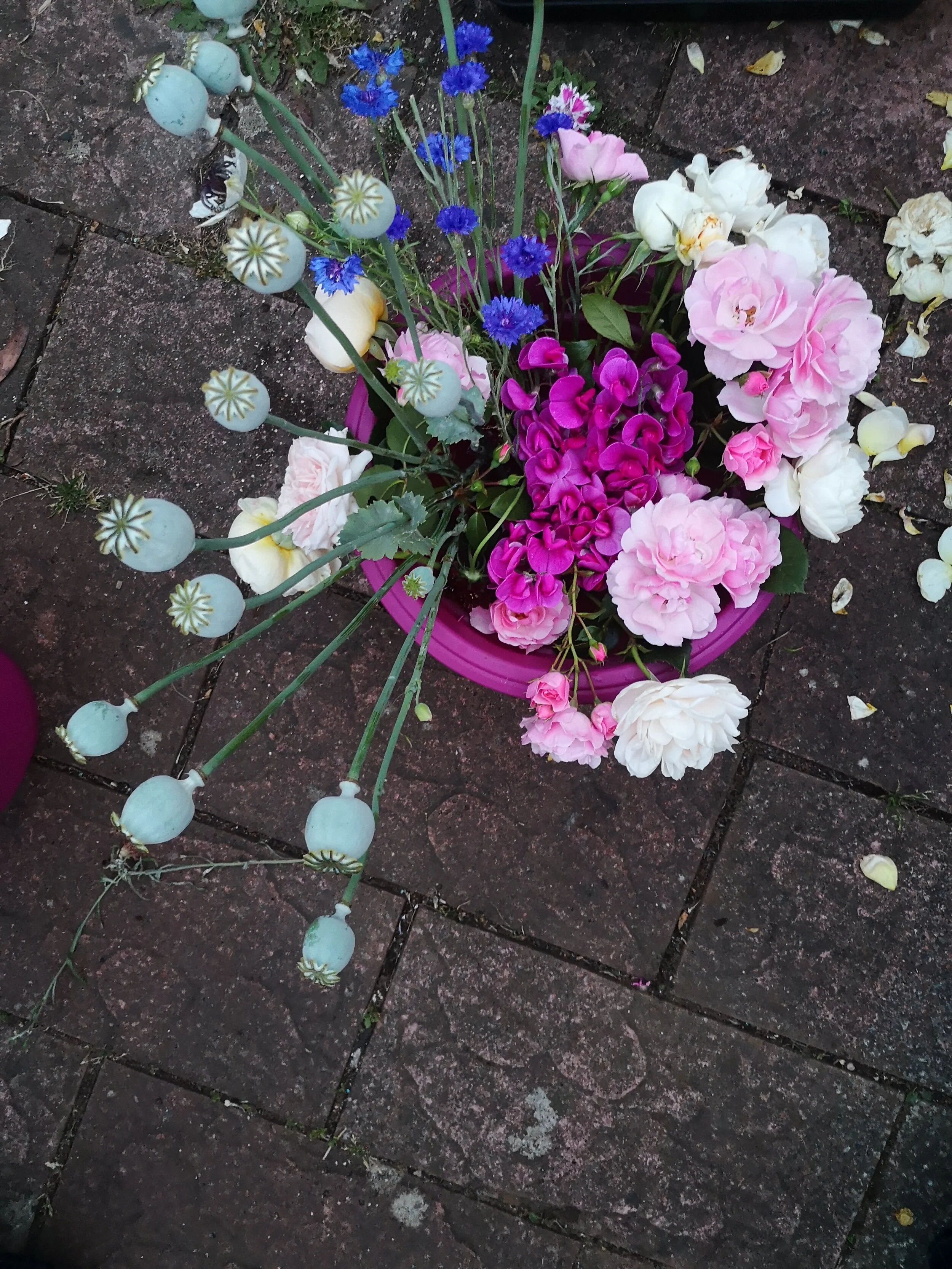 How to Use Tricky Colors in Floral Design (Even the Ones You Dislike!)