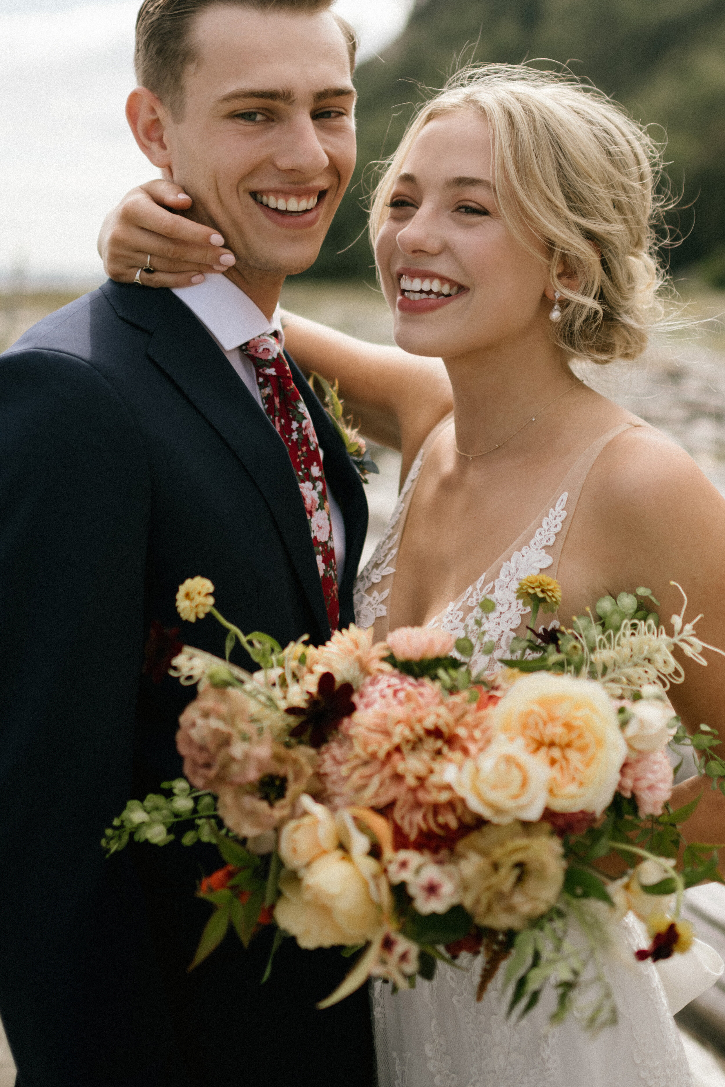 tobey - Whidbey Island backyard wedding flowers by Tobey Nelson Events image by Carina Skrobecki Photography (9).jpg