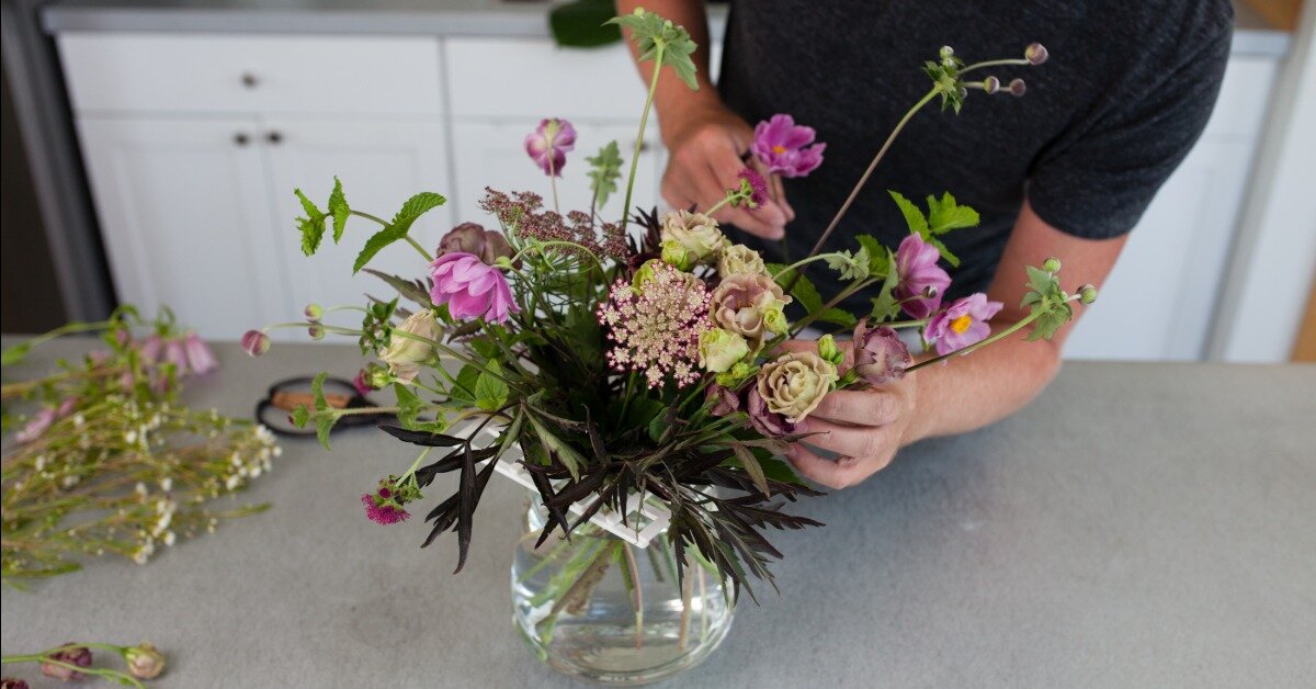 How to Make a Flower Arrangement Using the DIY Floral Grid