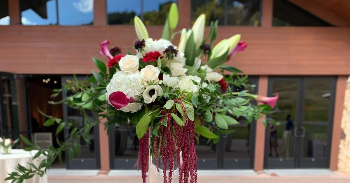 How to Easily Create Large Event Floral Showpieces with Serenity