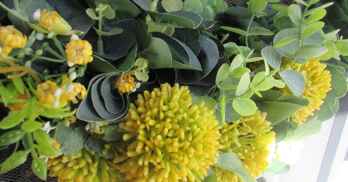 Seven Steps to Create an Everlasting Australiana Wreath