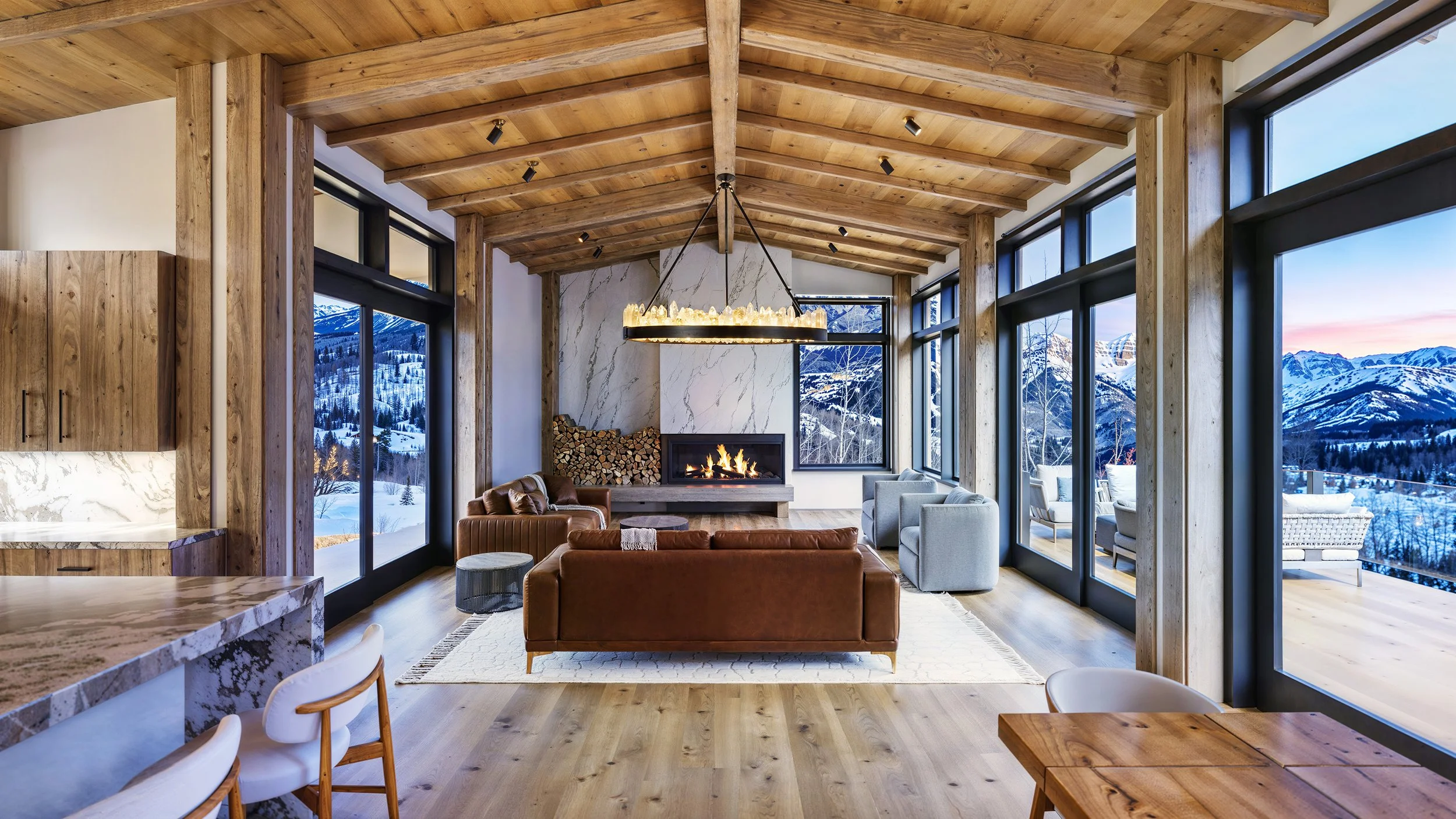 Stonegate_fireplace_V02_02.jpg