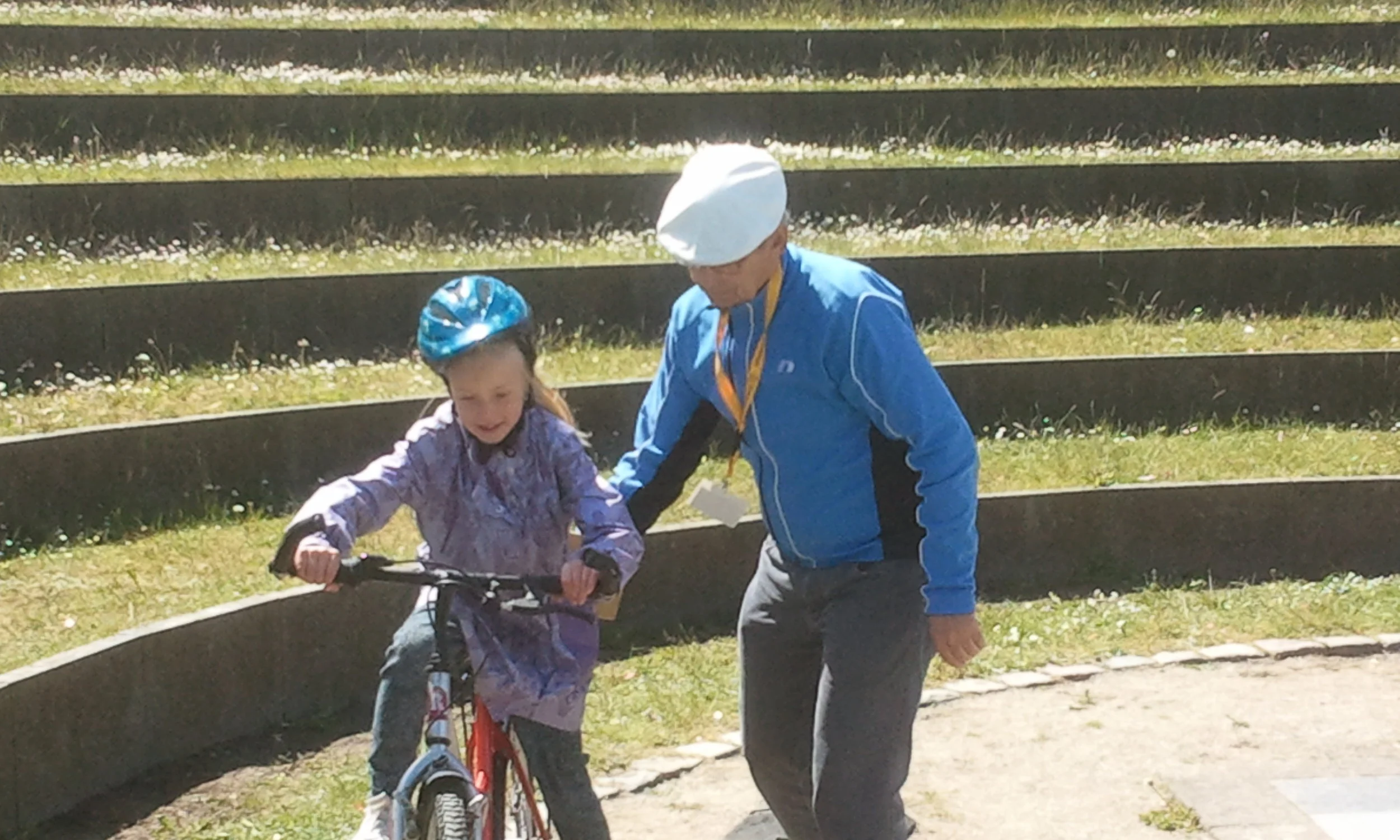 Peter med cyklist