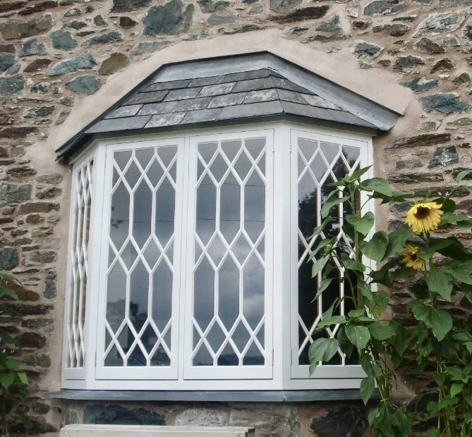 Diamond glazing, bay window