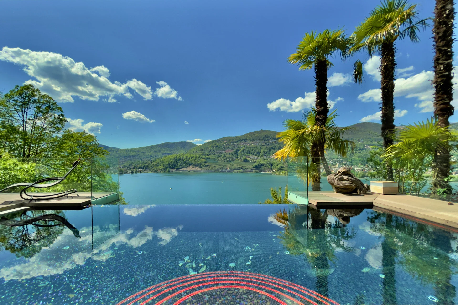 Luxus, Sonne & atemberaubender Seeblick - Modern & mediterran mit Pool, eigenem Wald am Luganersee