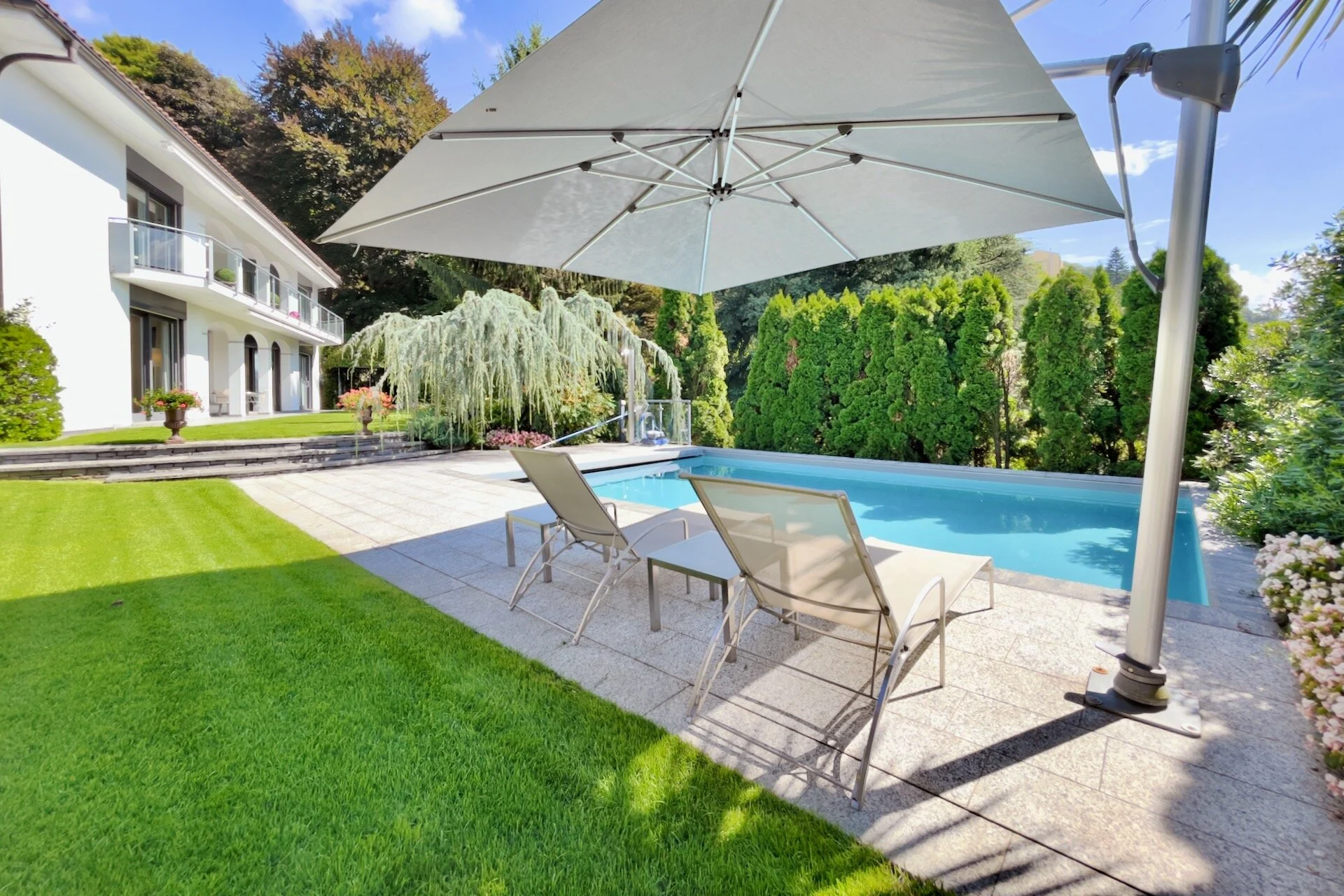 Eleganza e privacy - Villa moderna dove ogni dettaglio è curato nei minimi particolari