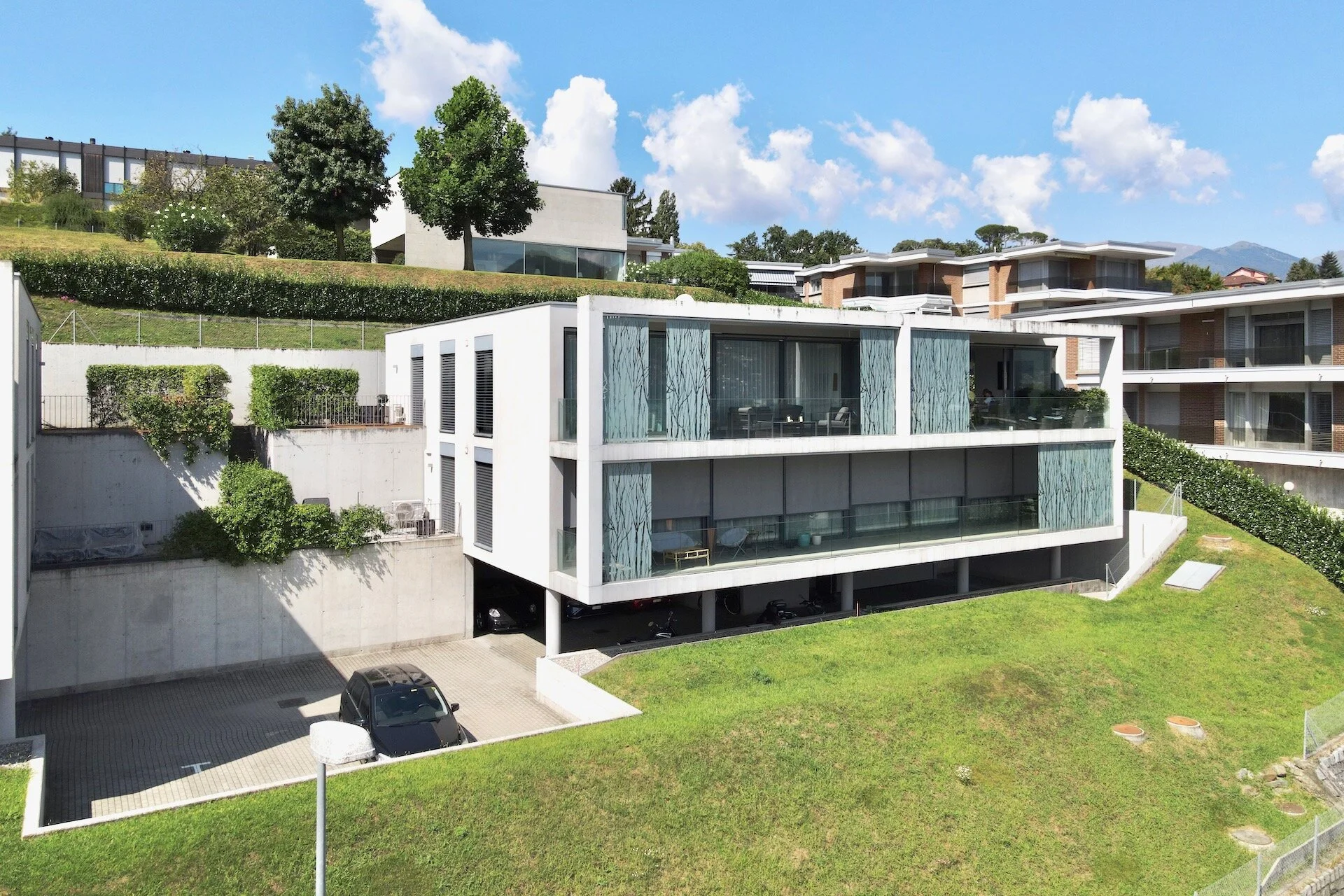 Exklusiv, gedeckte Terrasse & Seeblick - Feines & modernes Penthouse in der Stadt Lugano