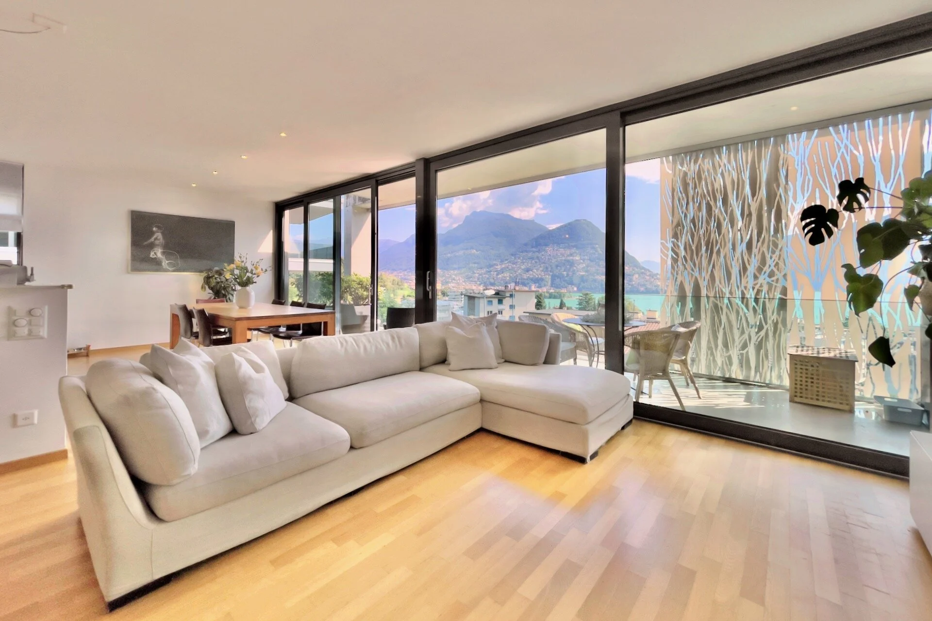 Esclusivo, terrazza coperta e vista lago - Elegante e moderno appartamento attico nella città di Lugano