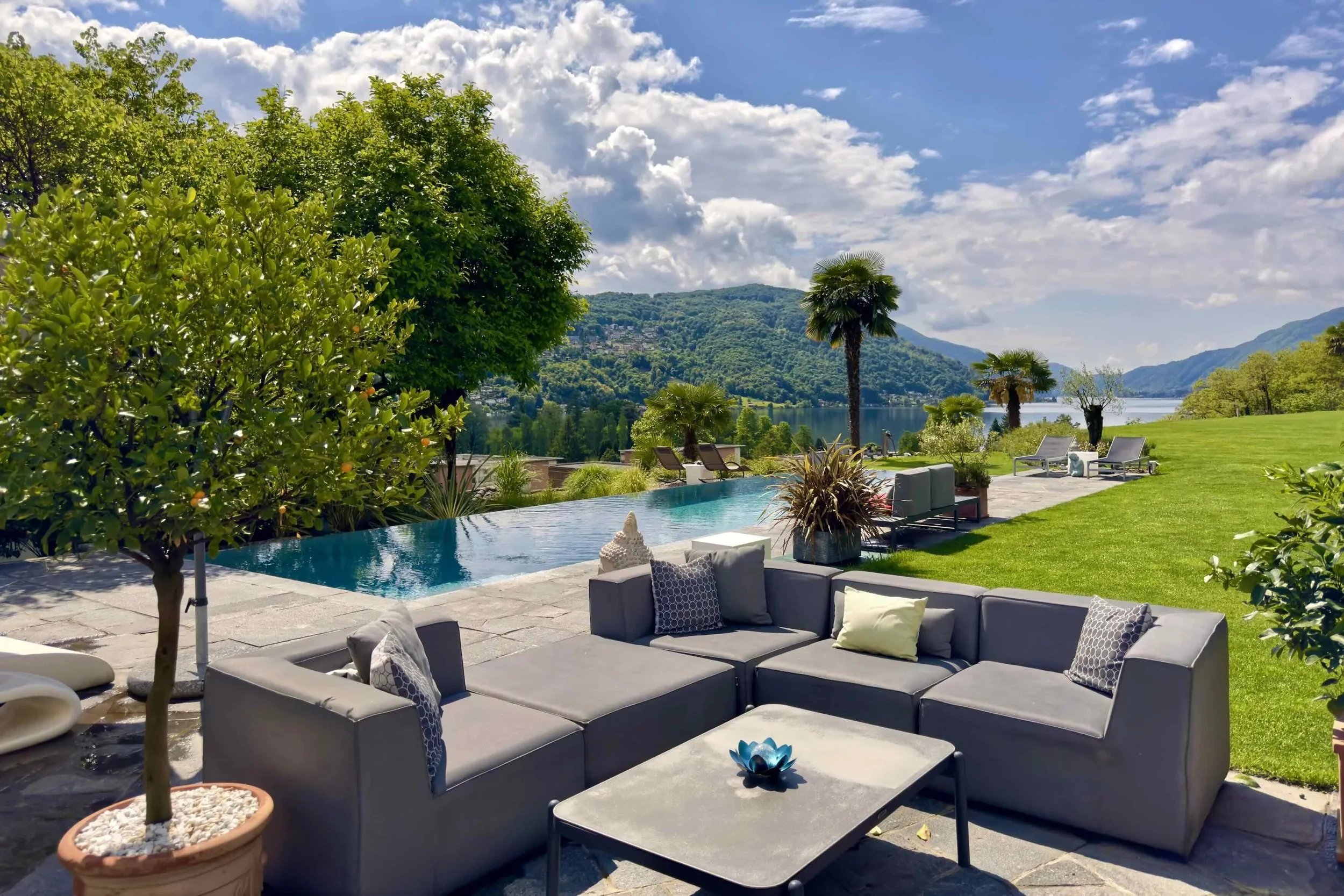 Место, куда хочется приехать и остаться — эксклюзивная дизайнерская вилла с инфинити-бассейном &amp; захватывающим видом на озеро в Агно