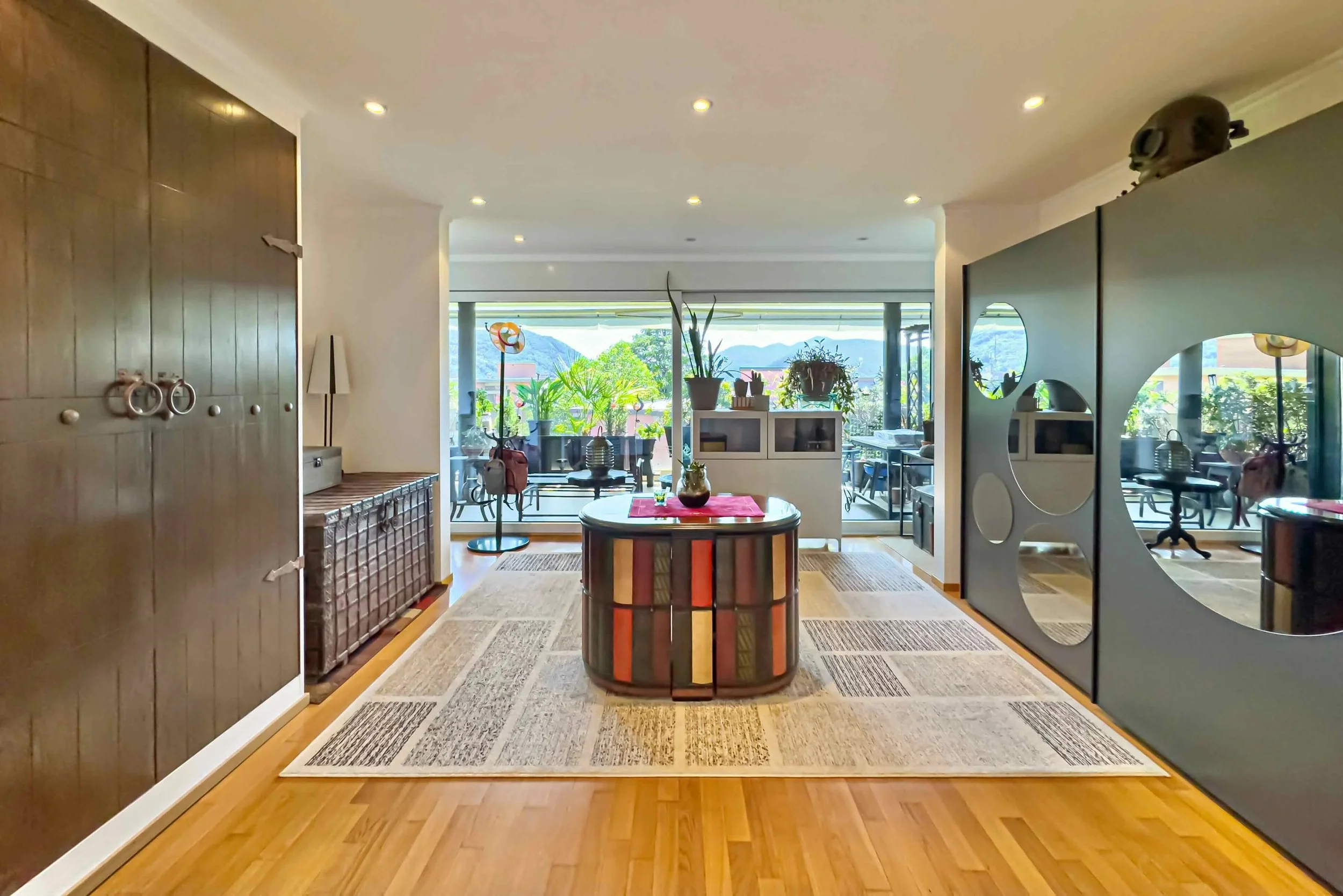PREISVARIATION - Modern. Elegant. Unvergleichlich. Leben mit Stil in Agno – elegantes Penthouse zwischen Natur, See &amp; Golfplatz