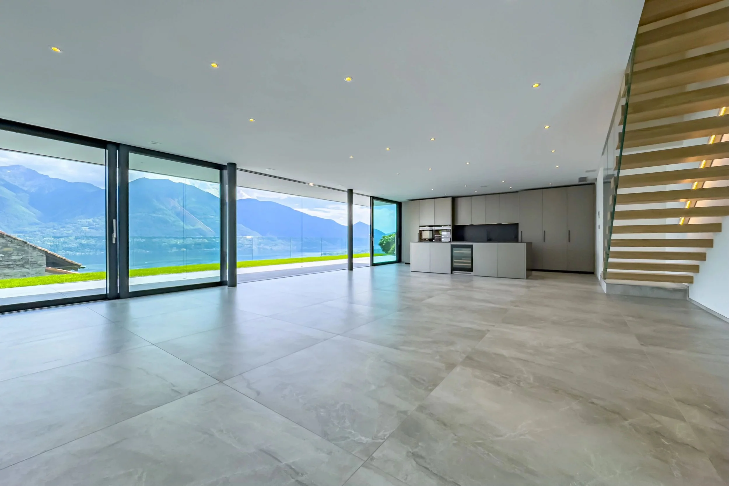 Wohnen mit exklusivstem Komfort &amp; Seepanorama - Neubauvilla mit klarer Architektur &amp; modernster Ausstattung