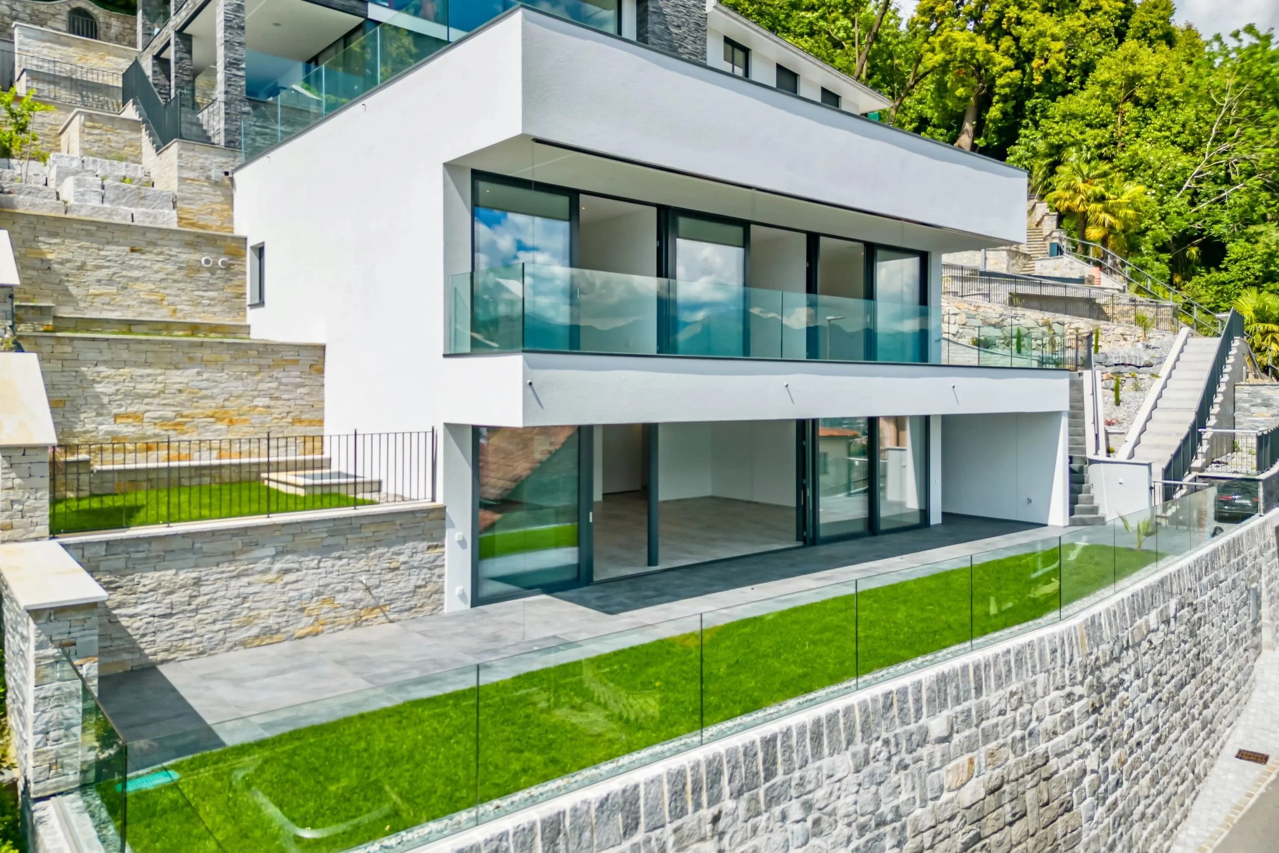 Vivere il comfort più esclusivo con panorama sul lago - Villa di nuova costruzione con architettura moderna e dotazioni all’avanguardia