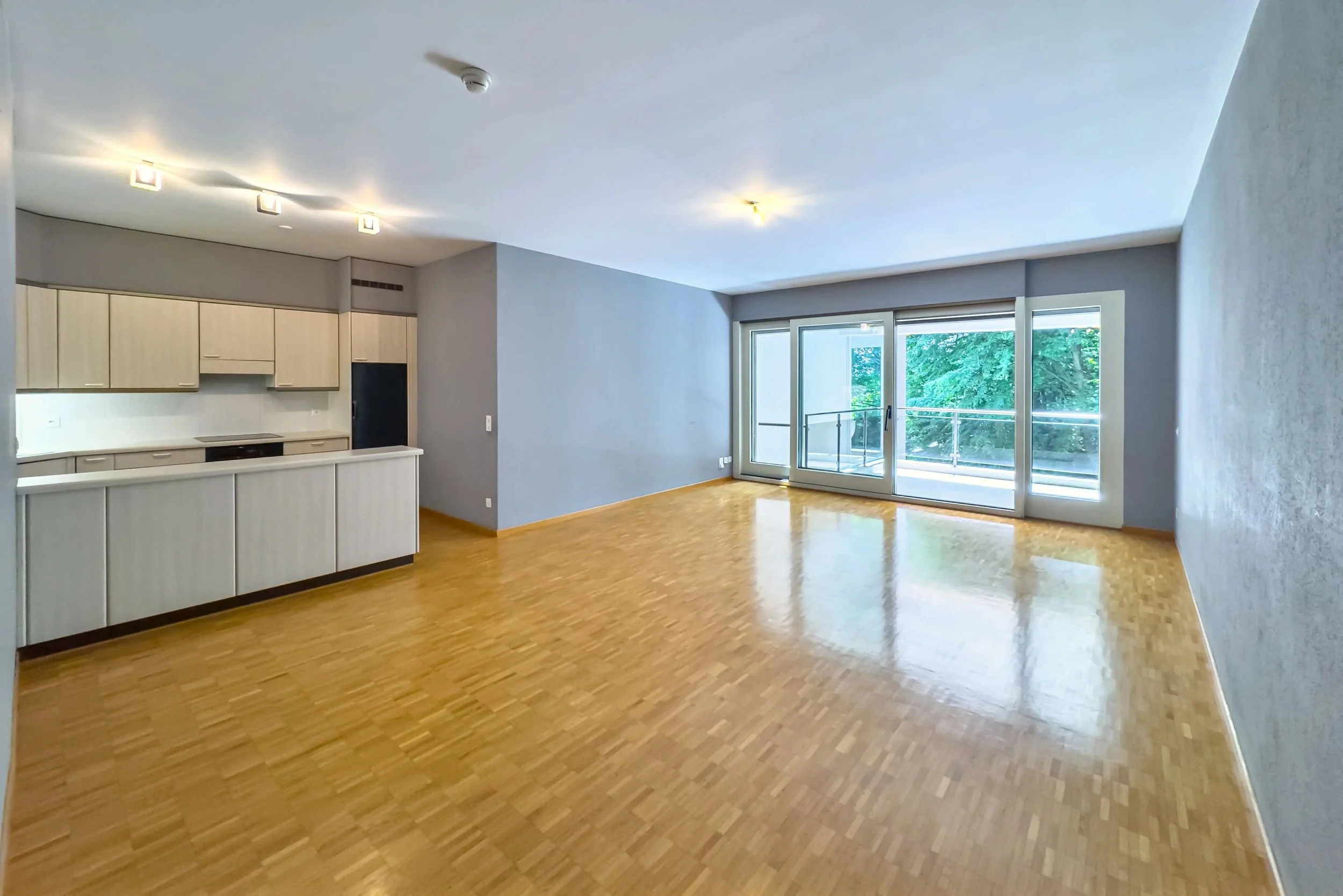 Green hideaway with comfort &amp; style - Spacious 2.5-room apartment with pool, gym &amp; privacy - also suitable as a second home
