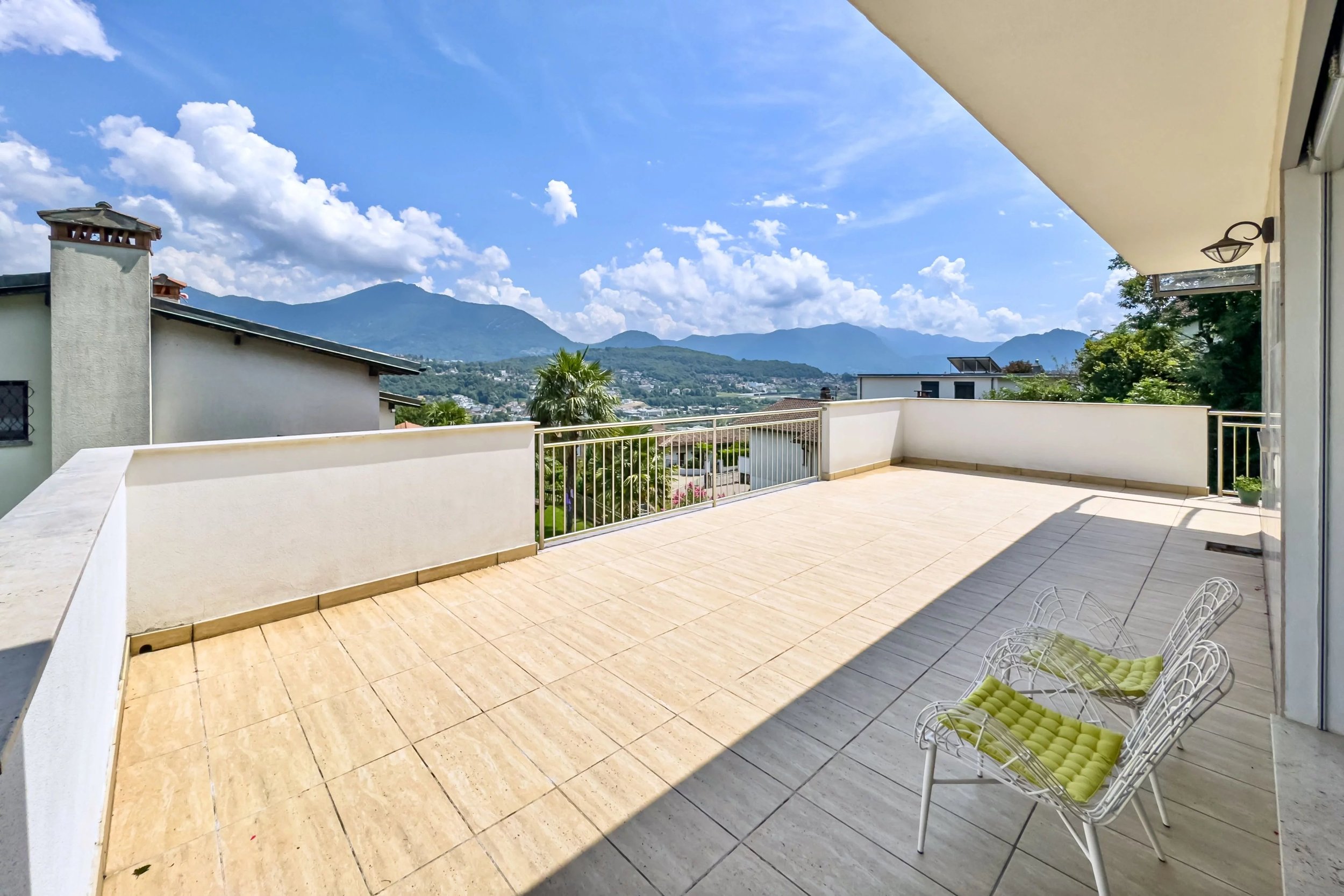 VARIAZIONE DI PREZZO - Occasione unica in posizione privilegiata a Gravesano - Villa esclusiva in perfette condizioni sotto il valore di mercato