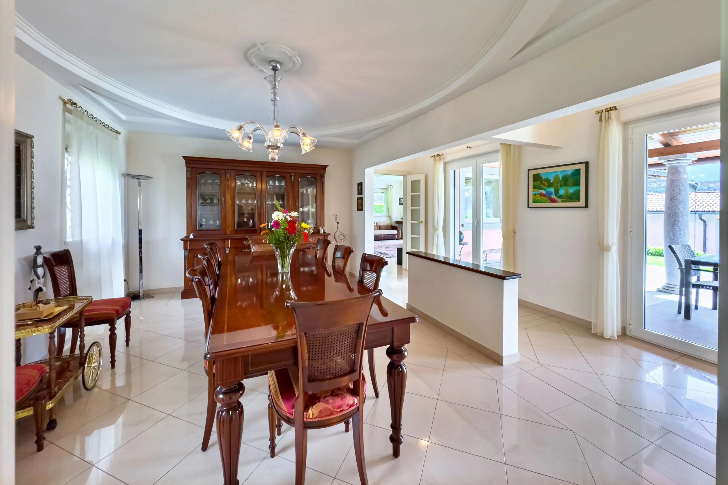 PREISVARIATION - Privatsphäre, Raum &amp; Potenzial in bester Lage von Manno - Elegante Villa mit Garten, Pool &amp; Dependance, erweiterbar mit zusätzlicher Villa bis ca. 650 m²