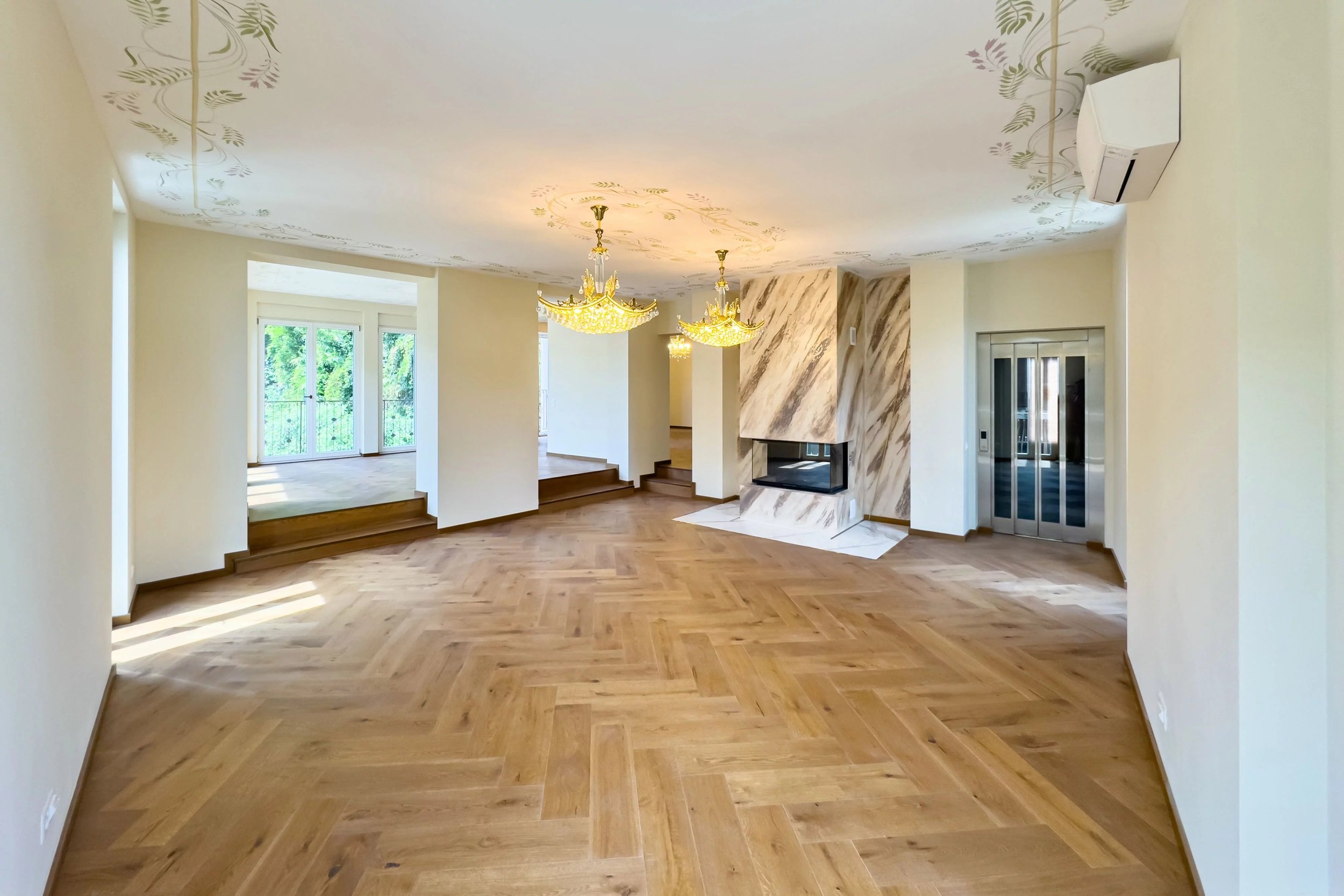 Элегантность &amp; комфорт в центральной части Лугано — полностью отреставрированная городская вилла с лифтом, джакузи &amp; просторной террасой на крыше