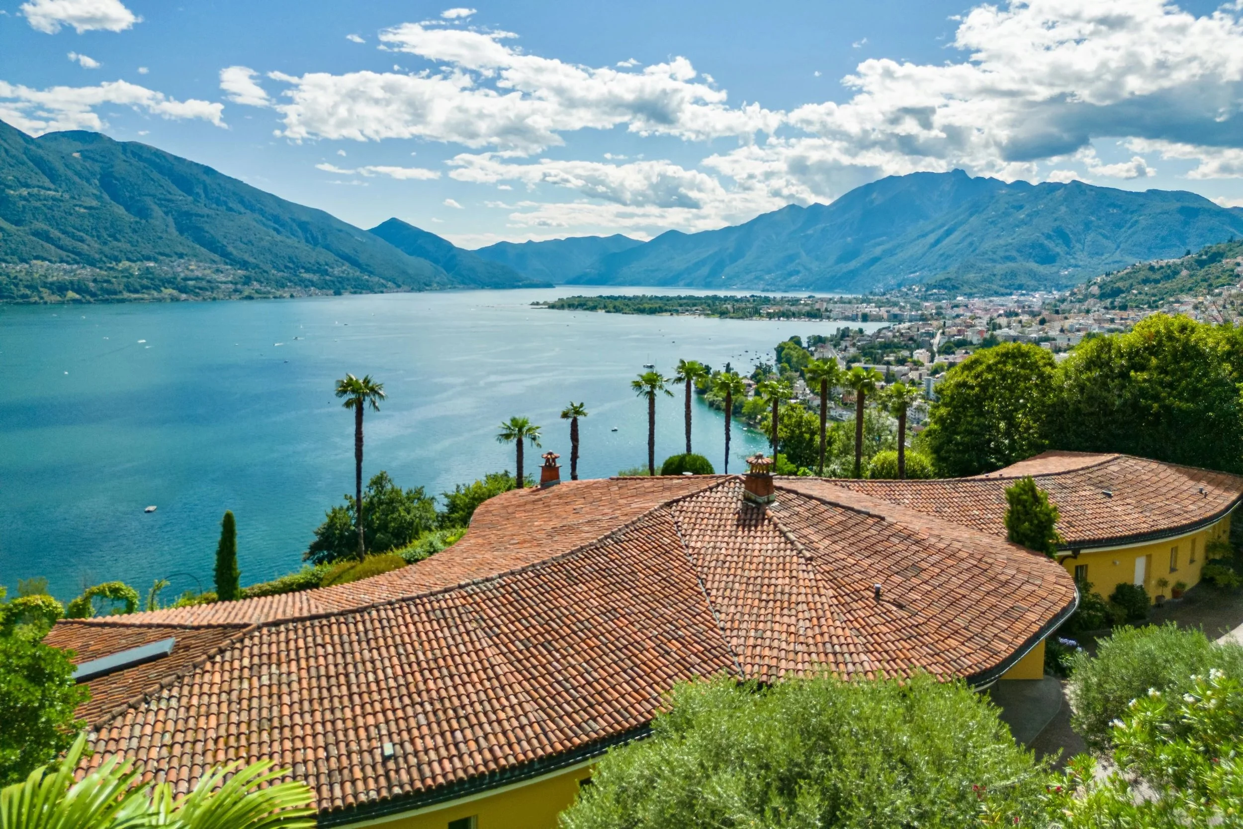 Il suo angolo di paradiso sul Lago Maggiore - Villa esclusiva a Minusio con piscina esterna e una vista panoramica senza pari