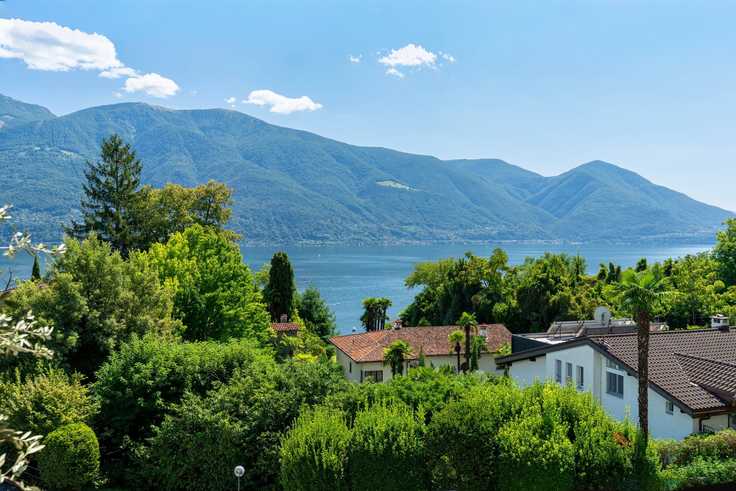 PREISVARIATION - Exklusivität mit herrlichem Seeblick - Stillvolles Penthouse in Ascona, geprägt von einem lichtdurchfluteten Layout &amp; hoher Privacy – für ein einzigartiges Wohnerlebnis