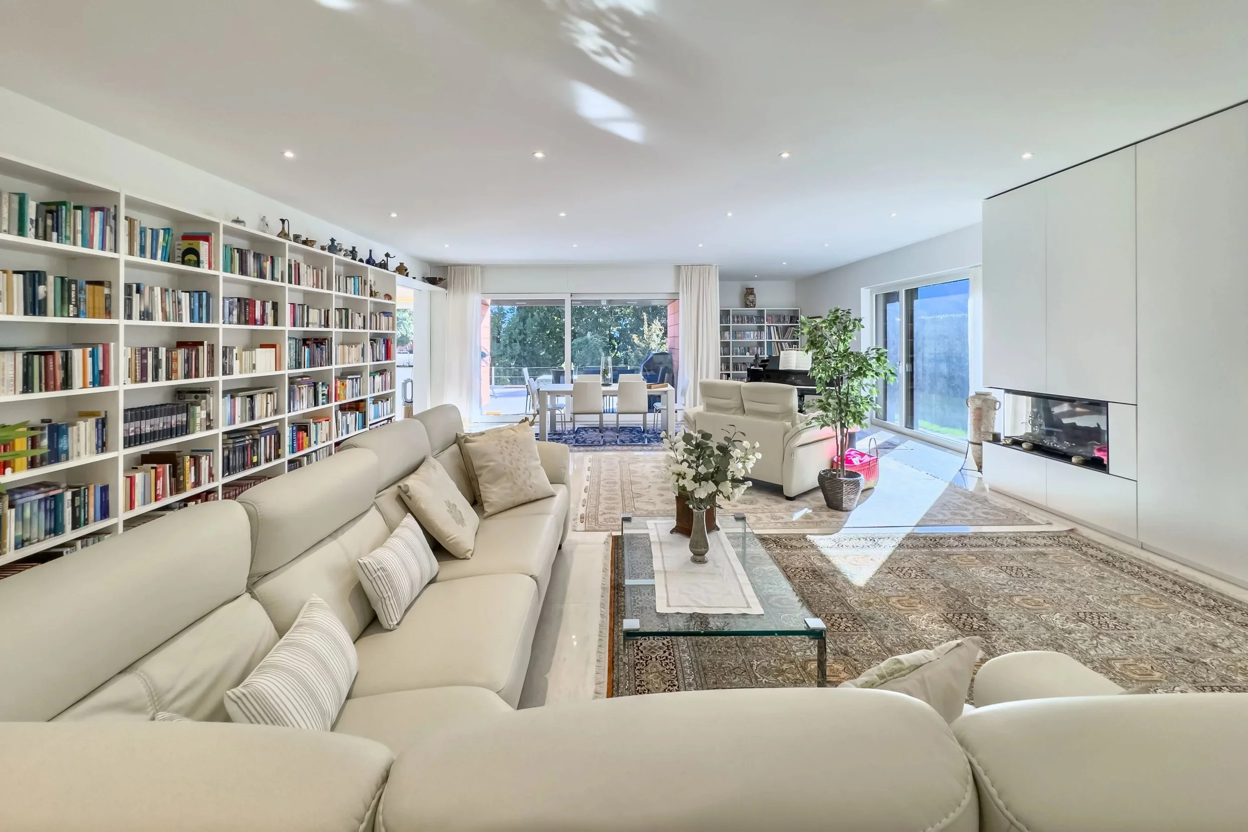 NEW PRICE - Architecture · Design · Wellness - Contemporary 7.5-room villa in Lugano-Breganzona with style, comfort &amp; spa area