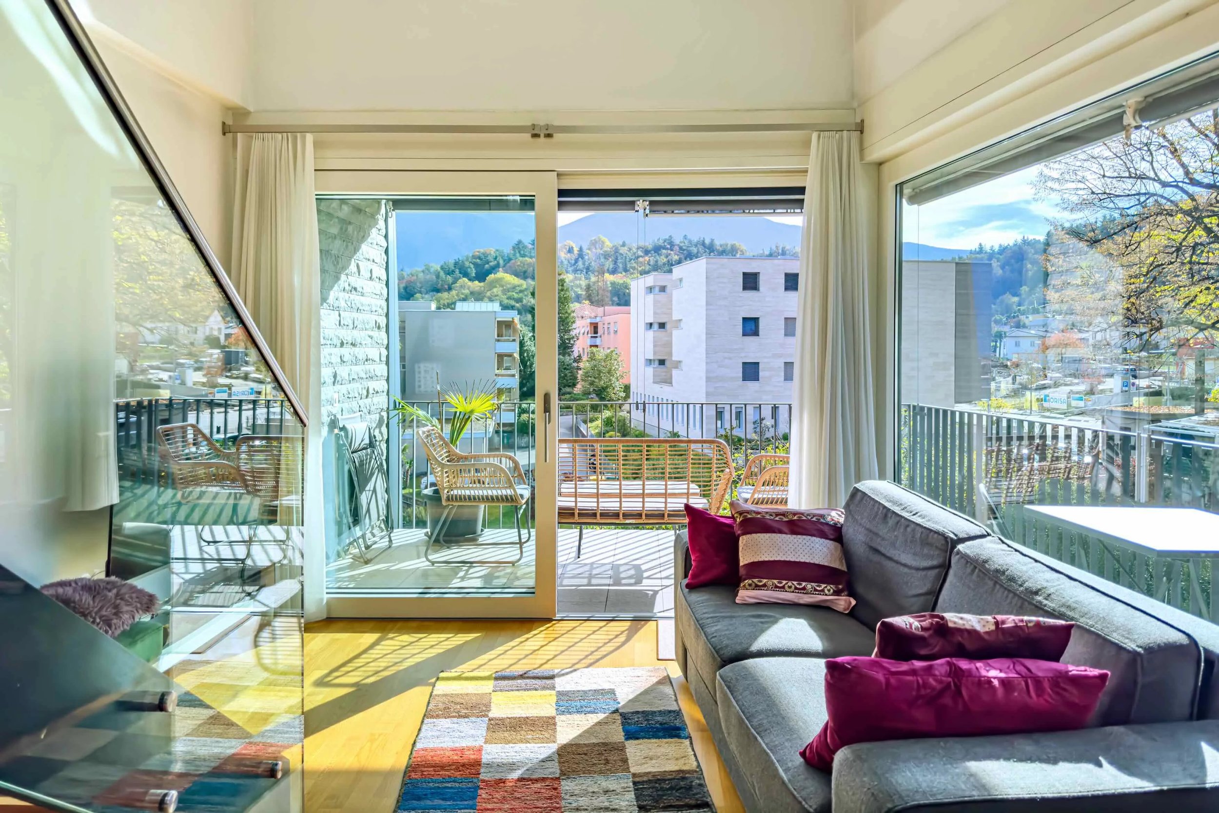 Ideal pied-à-terre, also suitable as a holiday residence, near the Maggia River - Elegant duplex apartment with a covered terrace in a quiet location in Losone