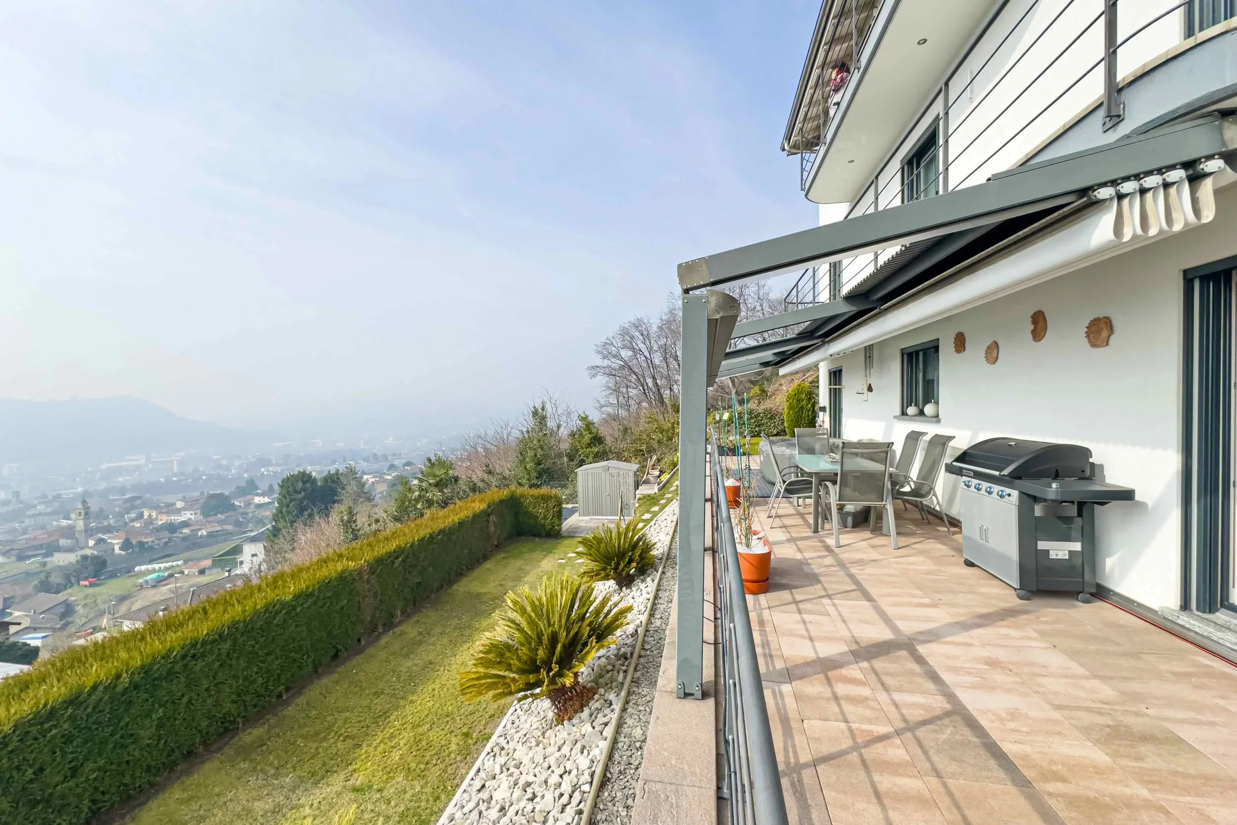 PREISVARIATION - Moderne Villa in Vacallo - Exklusives Wohnen mit teilweisem Blick auf den Comersee, ideal für Familien &amp; als Zweitwohnsitz
