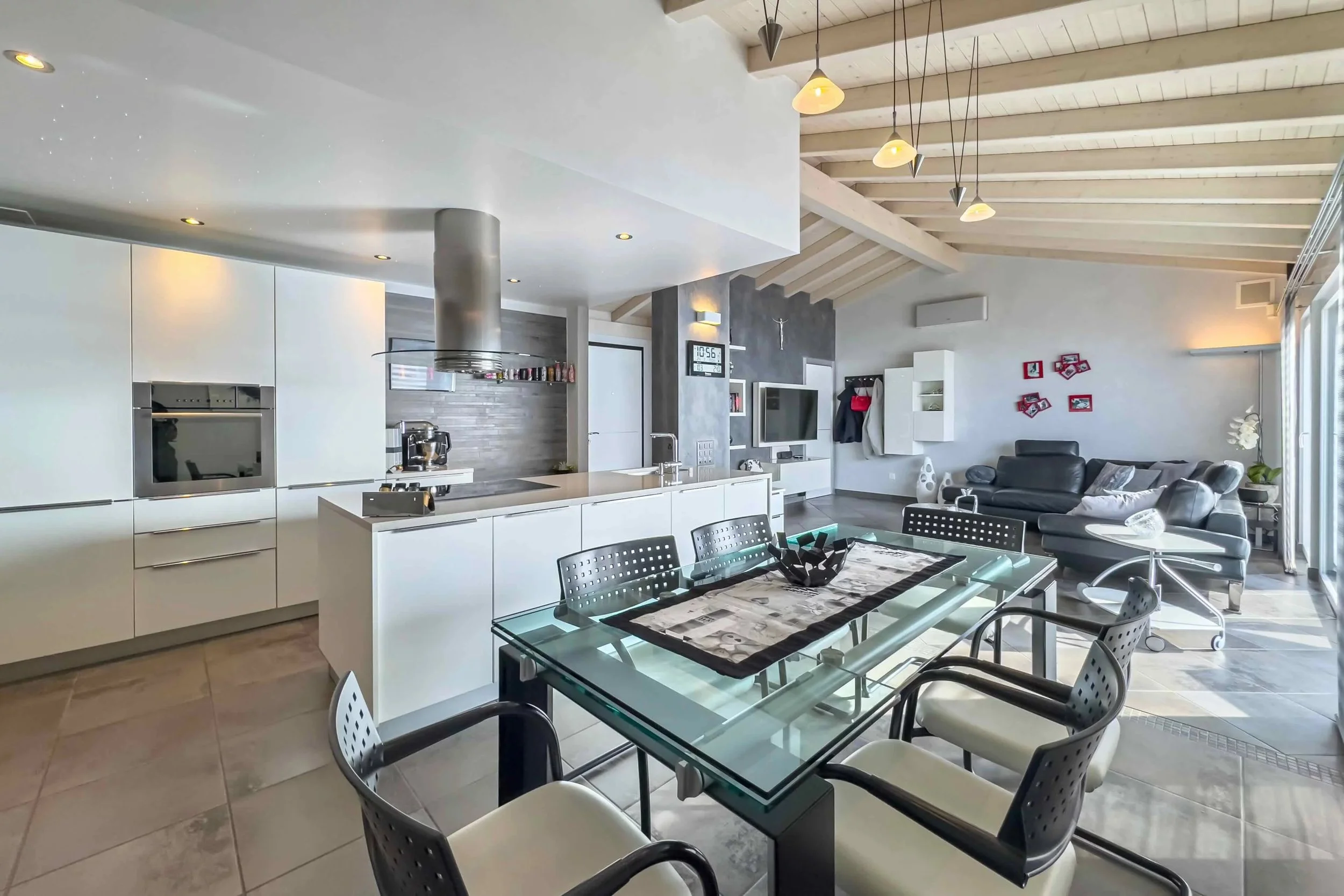 VARIAZIONE DI PREZZO - Moderna villa a Vacallo - Un’abitazione esclusiva con parziale vista sul Lago di Como, ideale per famiglie e come seconda residenza