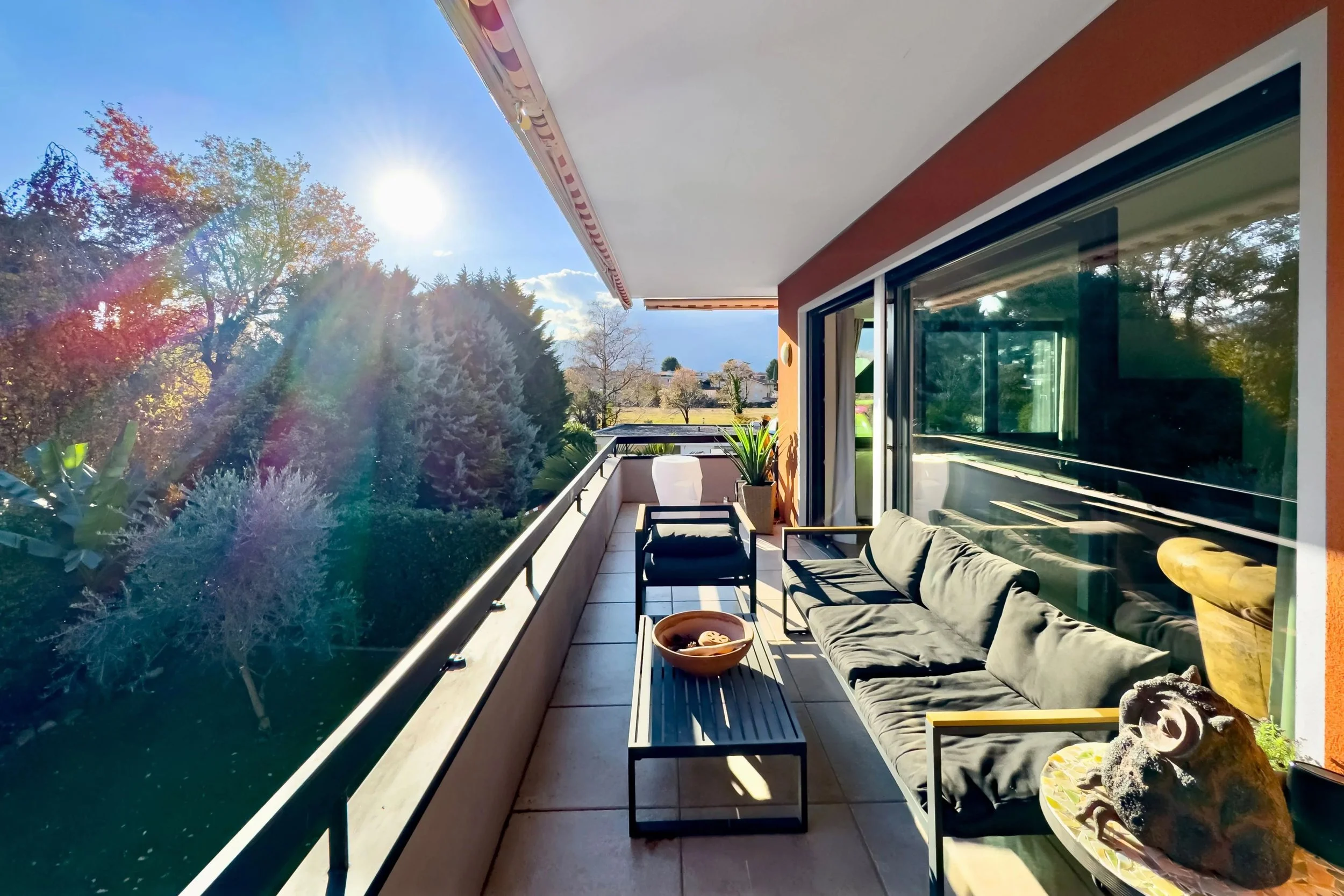 Erleben Sie die perfekte Harmonie zwischen Komfort &amp; Funktionalität - Charmante Liegenschaft mit Pool, nur wenige Schritte vom Golf Club Patriziale in Ascona entfernt