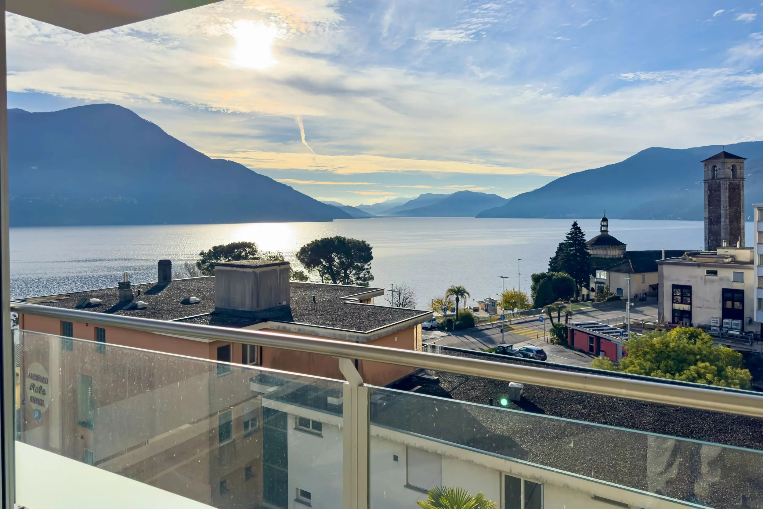 Your exclusive primary residence in Brissago - Bright penthouse with panoramic views of Lake Maggiore