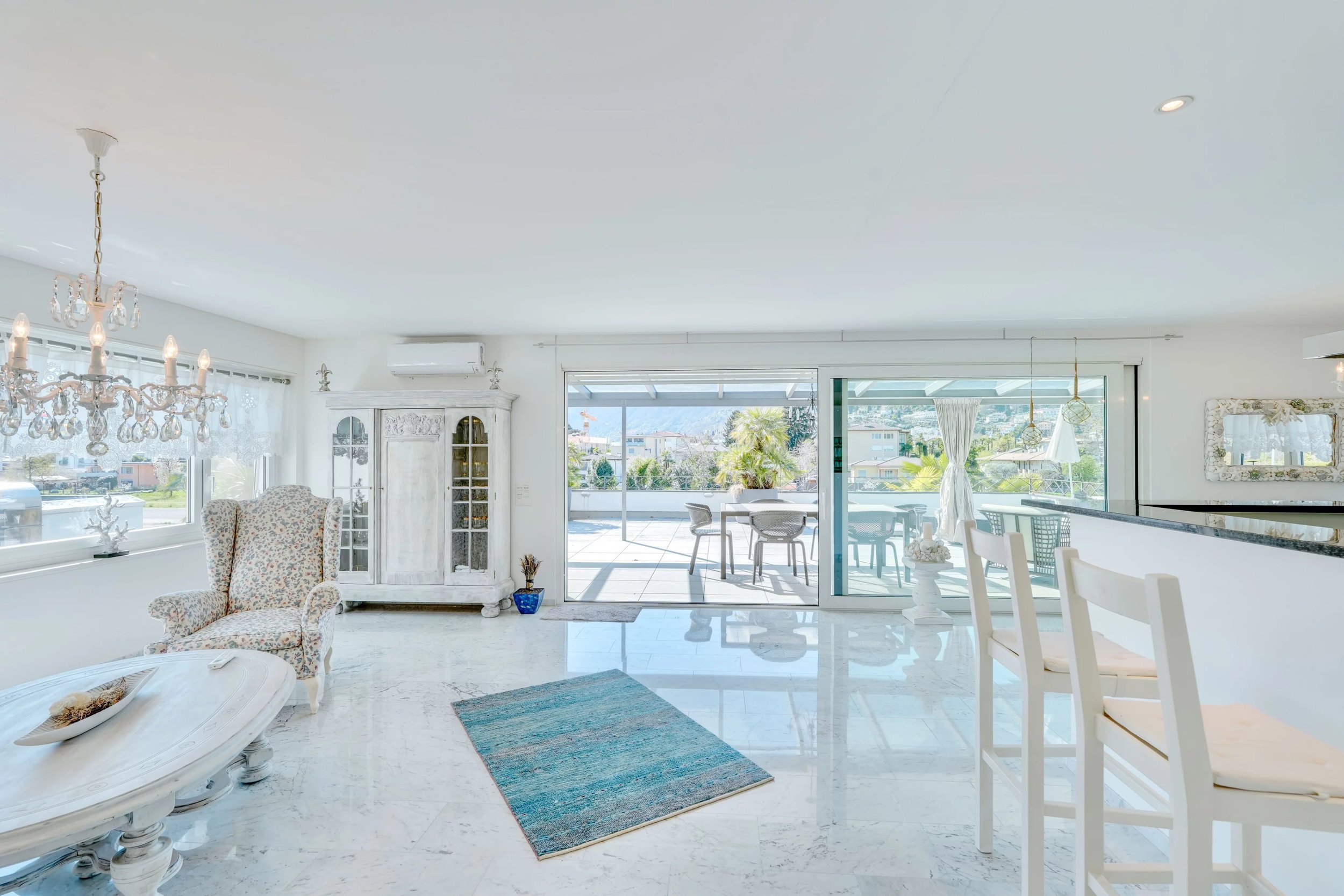 Ruhe, Sonne &amp; Privatsphäre - Hochwertiges Penthouse mit grosszügiger Terrasse in elegantem Umfeld, unweit des Golfplatzes