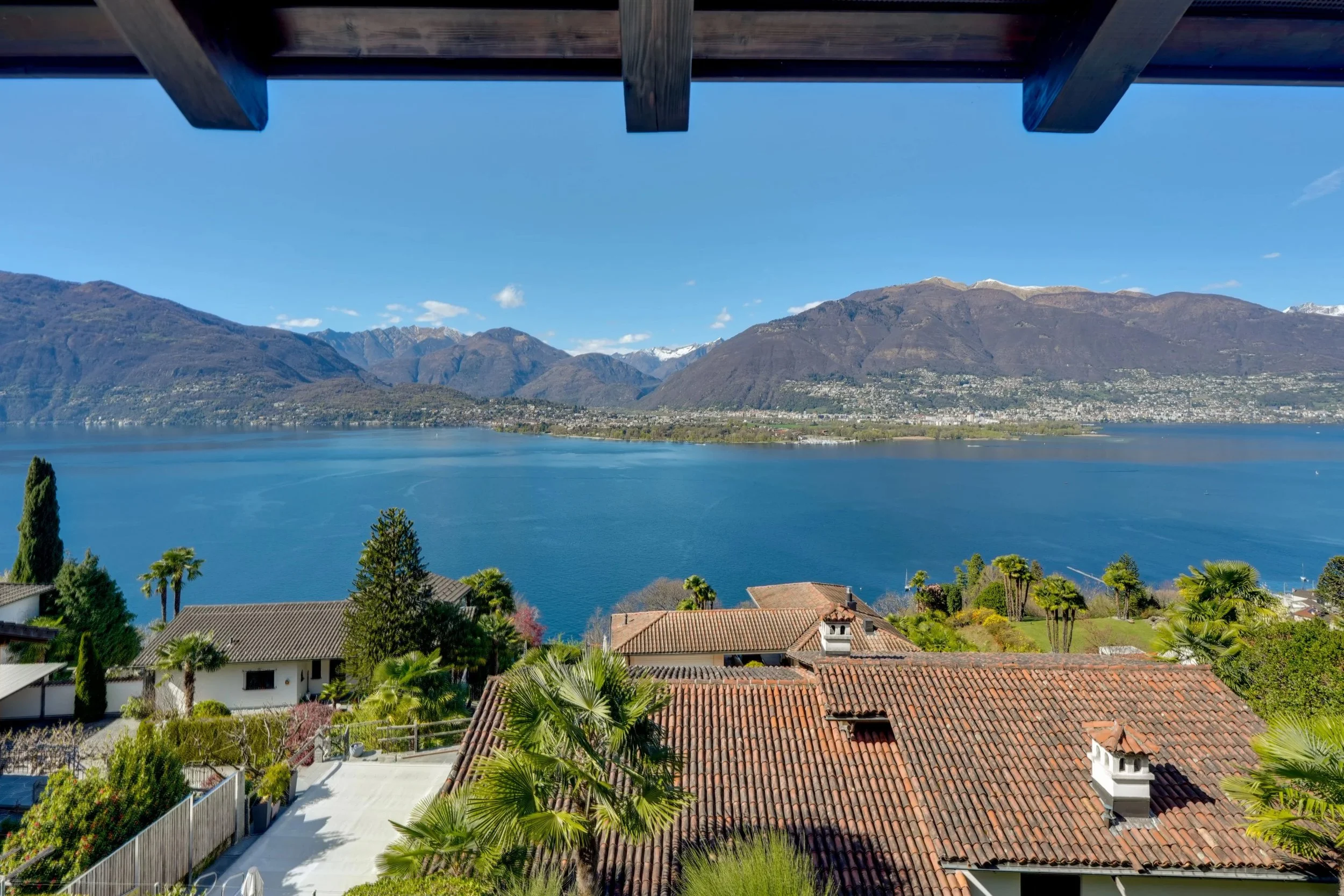 Your second home on Lake Maggiore in a privileged location - Charming, stylishly renovated villa with panoramic views &amp; a Mediterranean garden in San Nazzaro