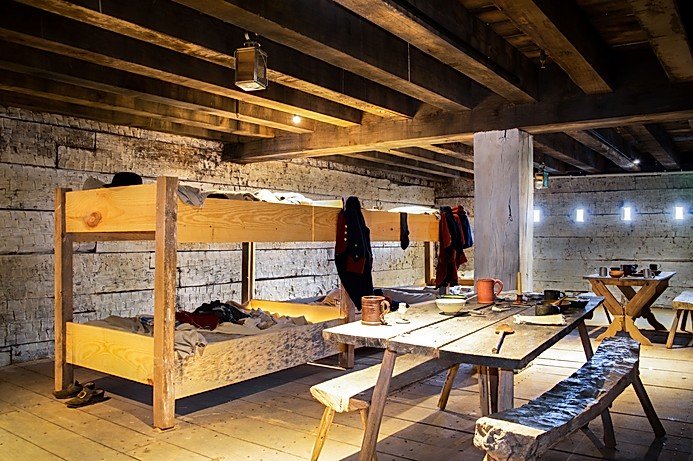 690929_489872a6b1264d1ca57f0f6fda9c6de7~mv2 (1).jpg