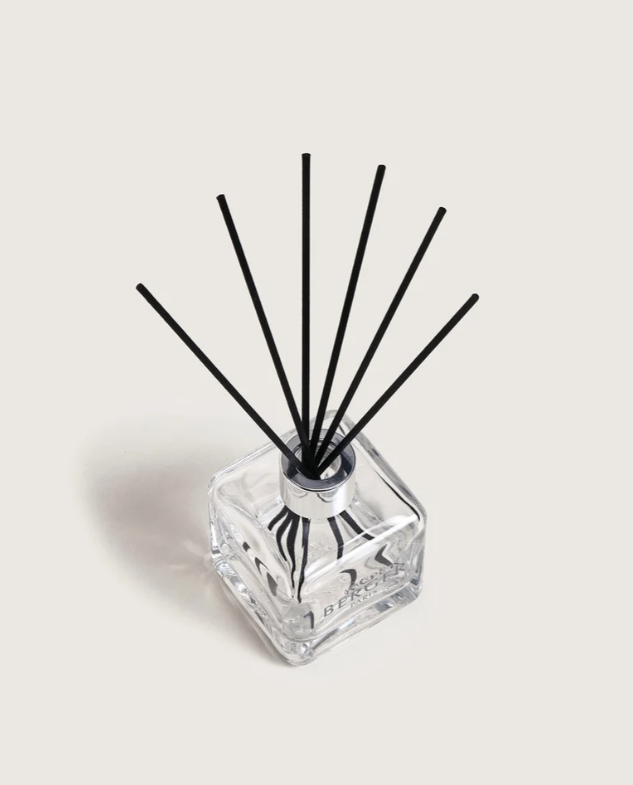 pure white tea reed 2.PNG