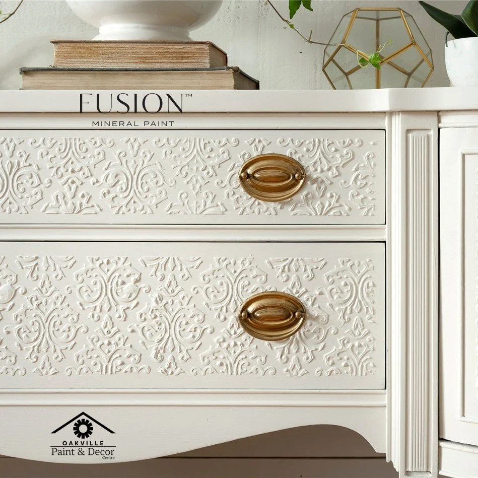 A delicate white inspired by the natural luxury of raw silk. This classic warm white adds dimension to any colour scheme. Pair with Cathedral Taupe for a traditional look. Pair with Sterling for a modern feel. Enjoy 10% off @fusionmineralpaint's Colo