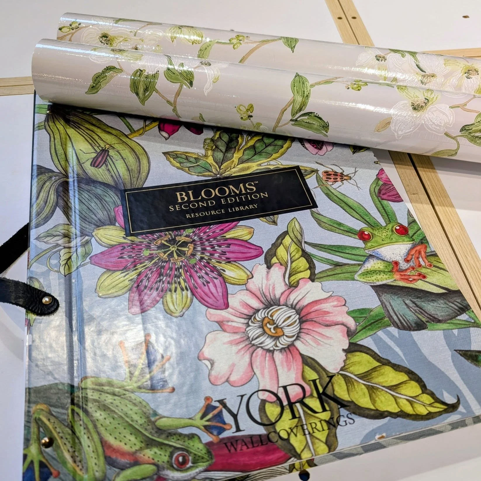 The first heralds of spring, the fleeting beauty of these blossoming trees is artistically rendered for your eternal enjoyment in pattern Dogwood with white on light grey. Florals speak the language of ever-evolving style with instant connection and 
