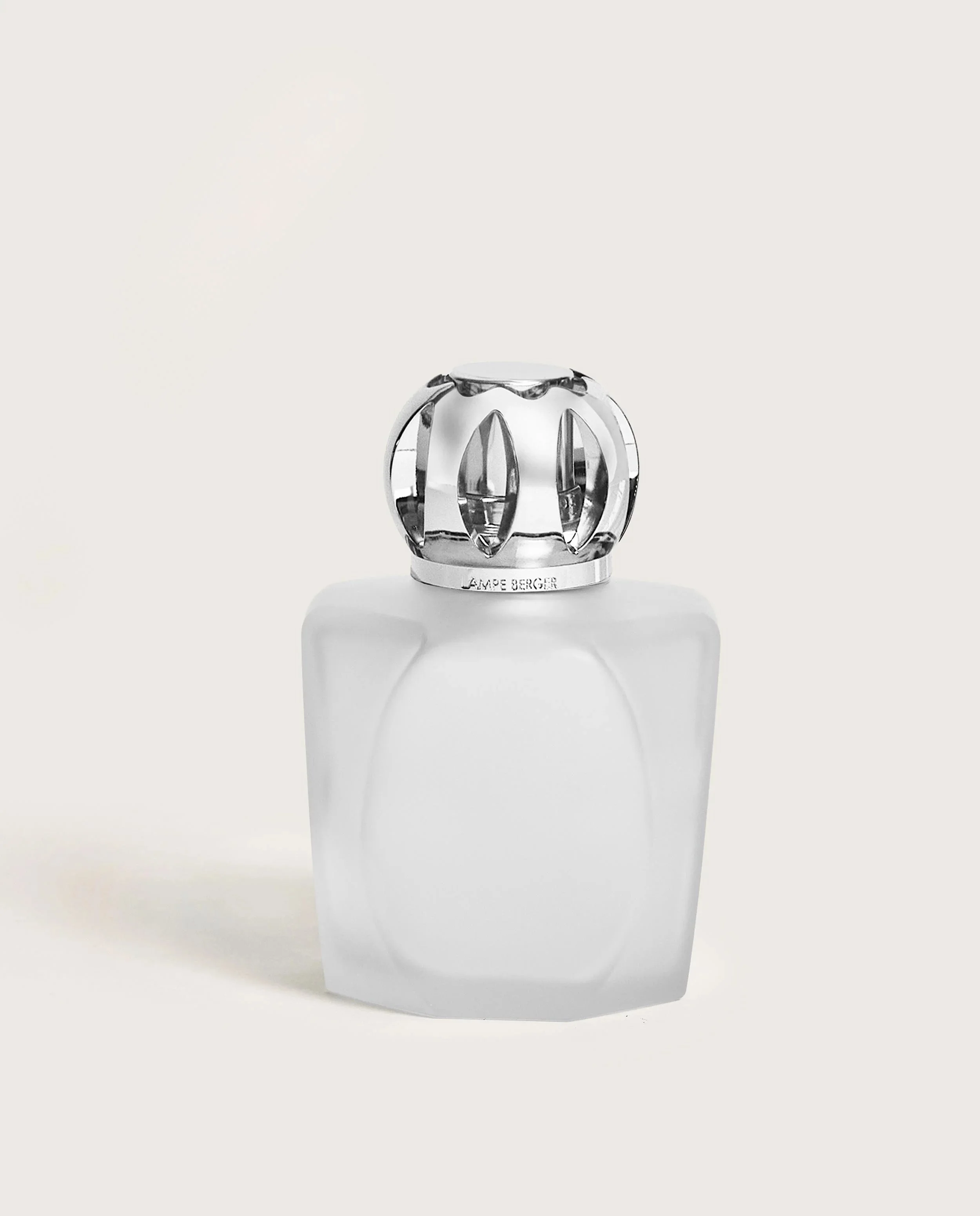 004902_MAGICAL_LAMPE_GIVREE_2500x3100_P_2.jpg
