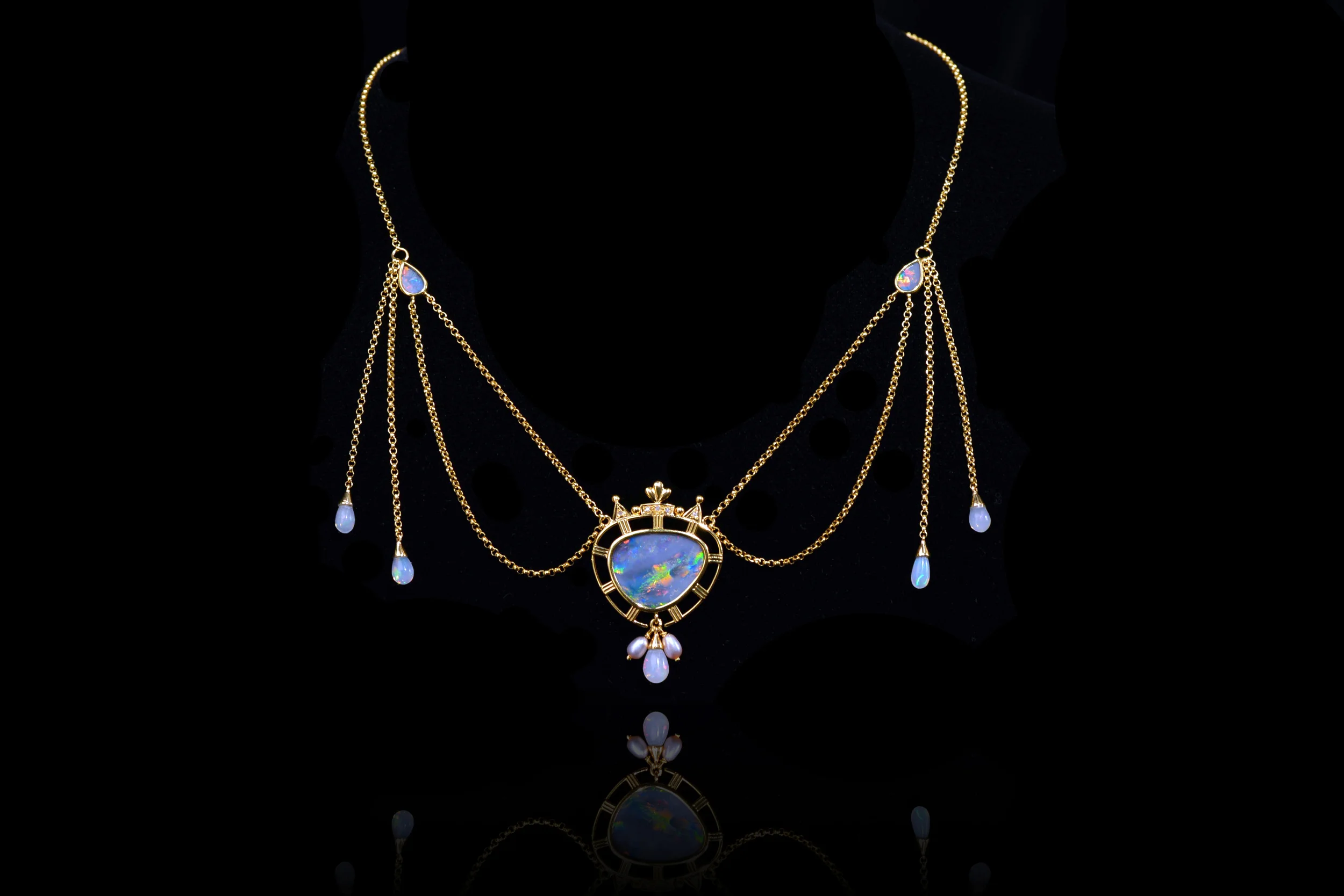 Necklace with fringe