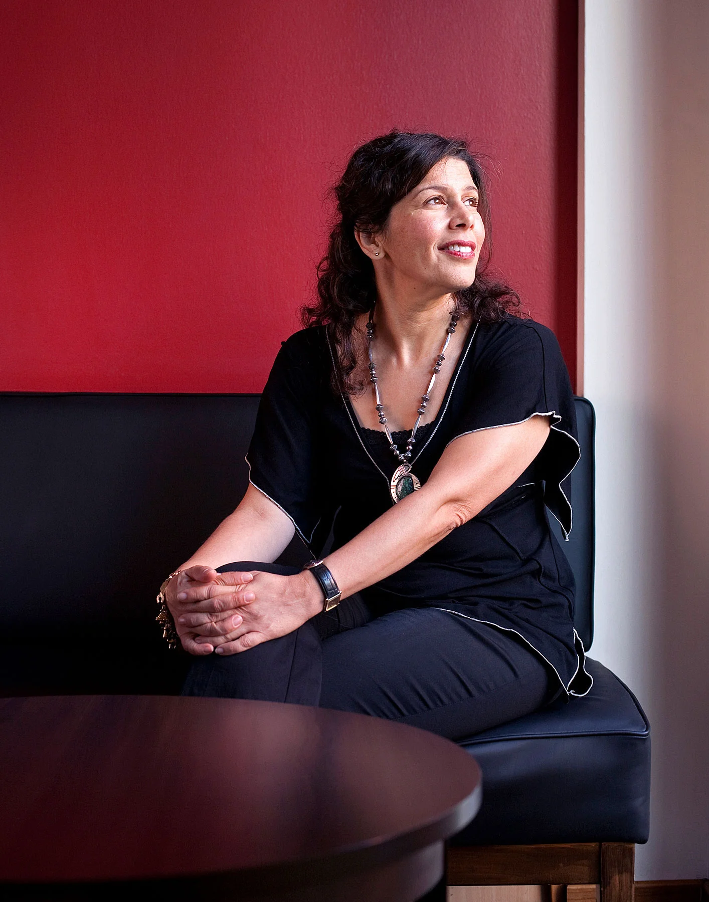 Alia Yunis, Schriftstellerin