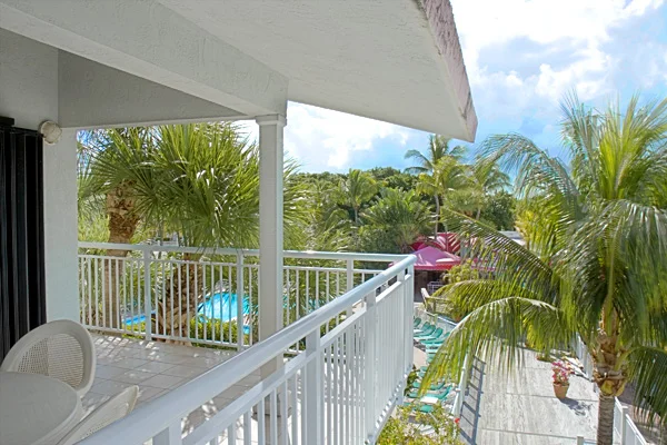 Balcony_6589_standard.jpg