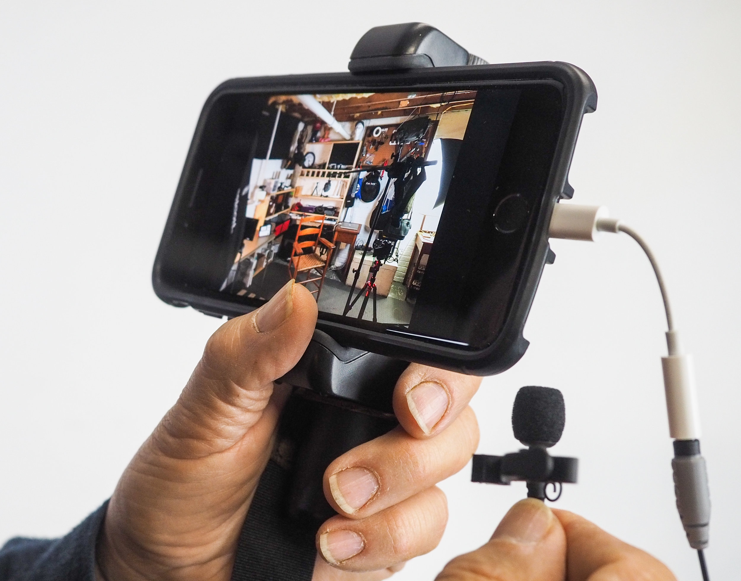 iPhone 7+, ShoulderPod S1 holder, and Røde Smartlav+