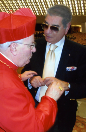 Carlo Maietto con S.E. Cardinale Gualtiero Bassetti.