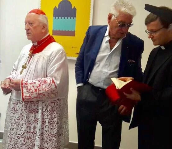Cardinale Frank Rodé con Carlo Maietto. Inaugurazione di una sede delle poste italiane. Spazio filatelia RAMA 1.