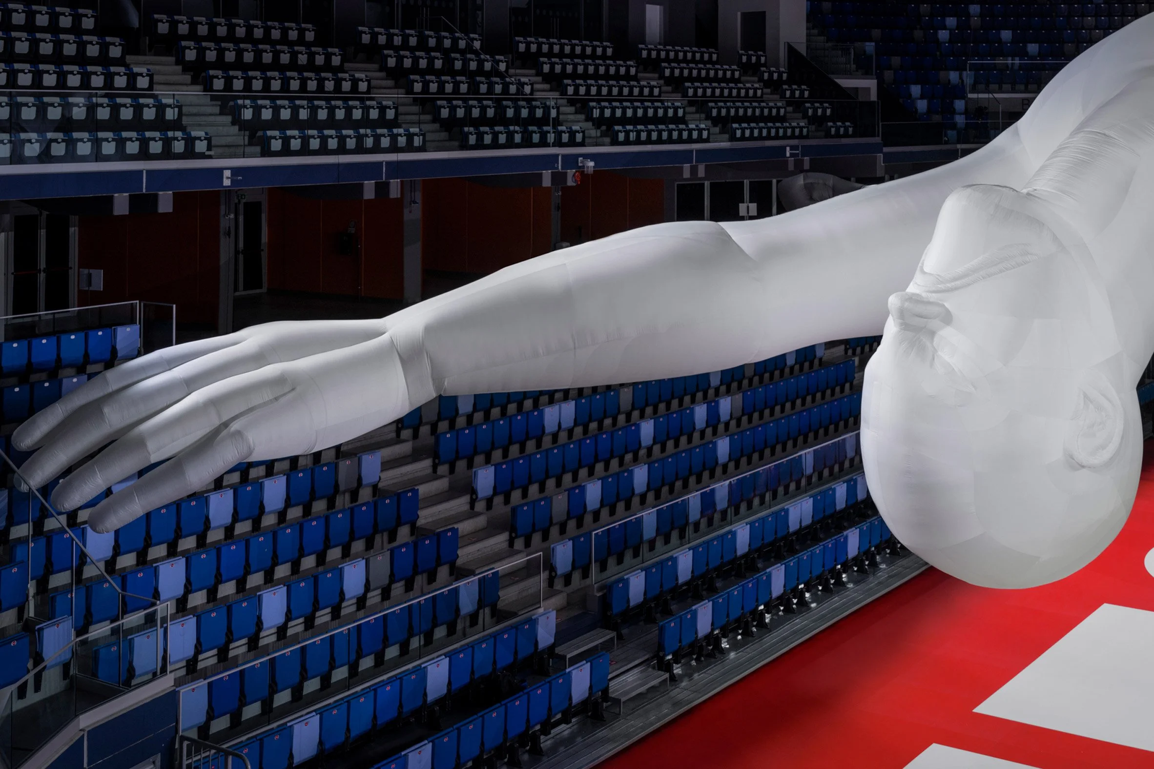 diesel-spring-summer-2023-studio-dennis-vanderbroeck-worlds-largest-inflatable-sculpture-fashion-show_dezeen_2364_col_15.jpg