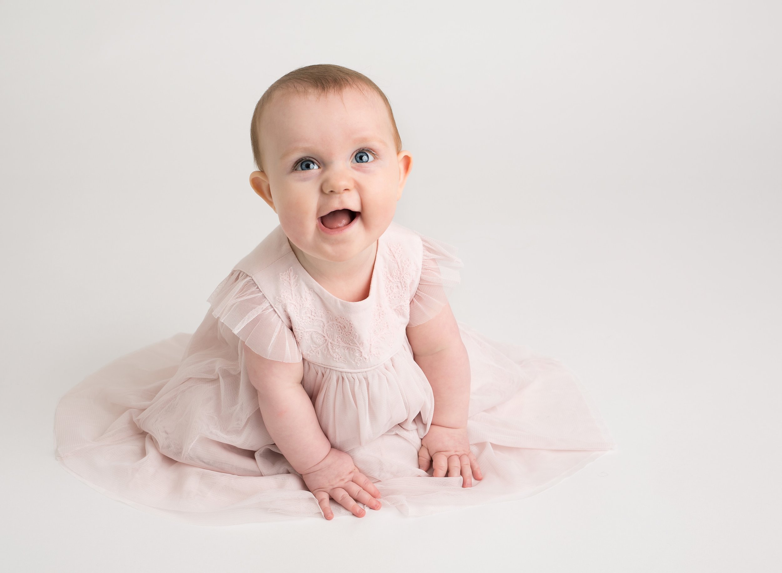 Newborn photographer in Manchester and Lancashire - baby photos, bump to baby, cake smash &amp; maternity from Rawtenstall photographer Lucie Woods Photography. Take a look at
