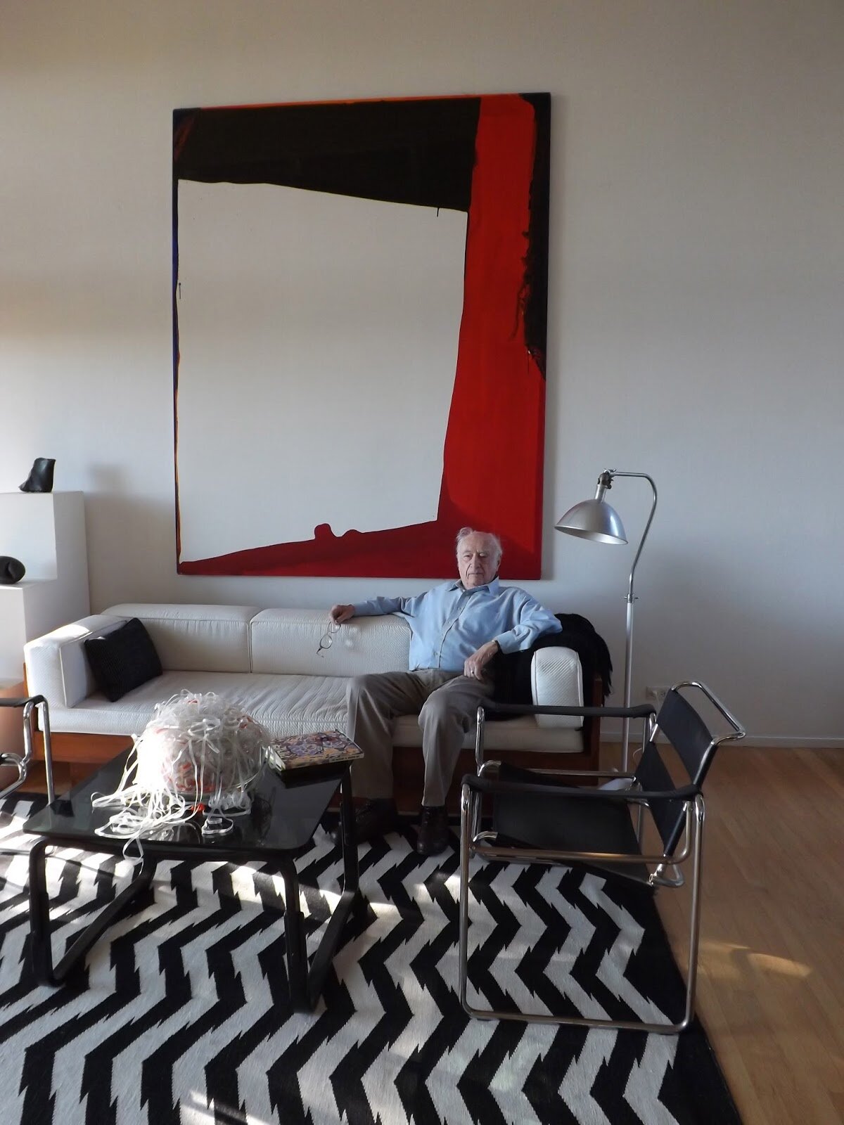 Peter Selz in his house with Sam Francis, %22Iris%22-the-creative-process.jpg