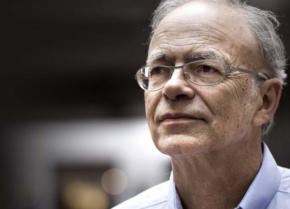 PETER SINGER