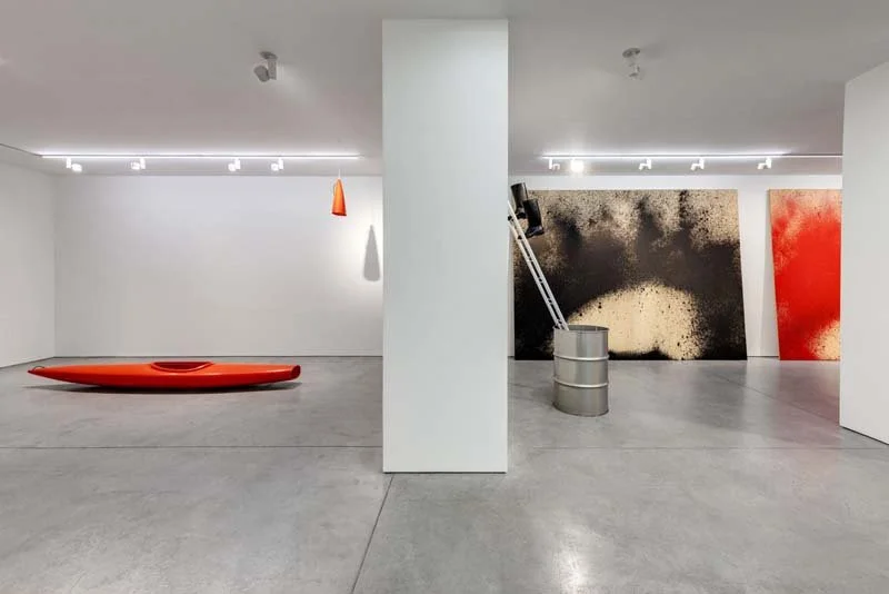  Exhibition view  Sculptures et une installation,  Roman Signer, 2022 