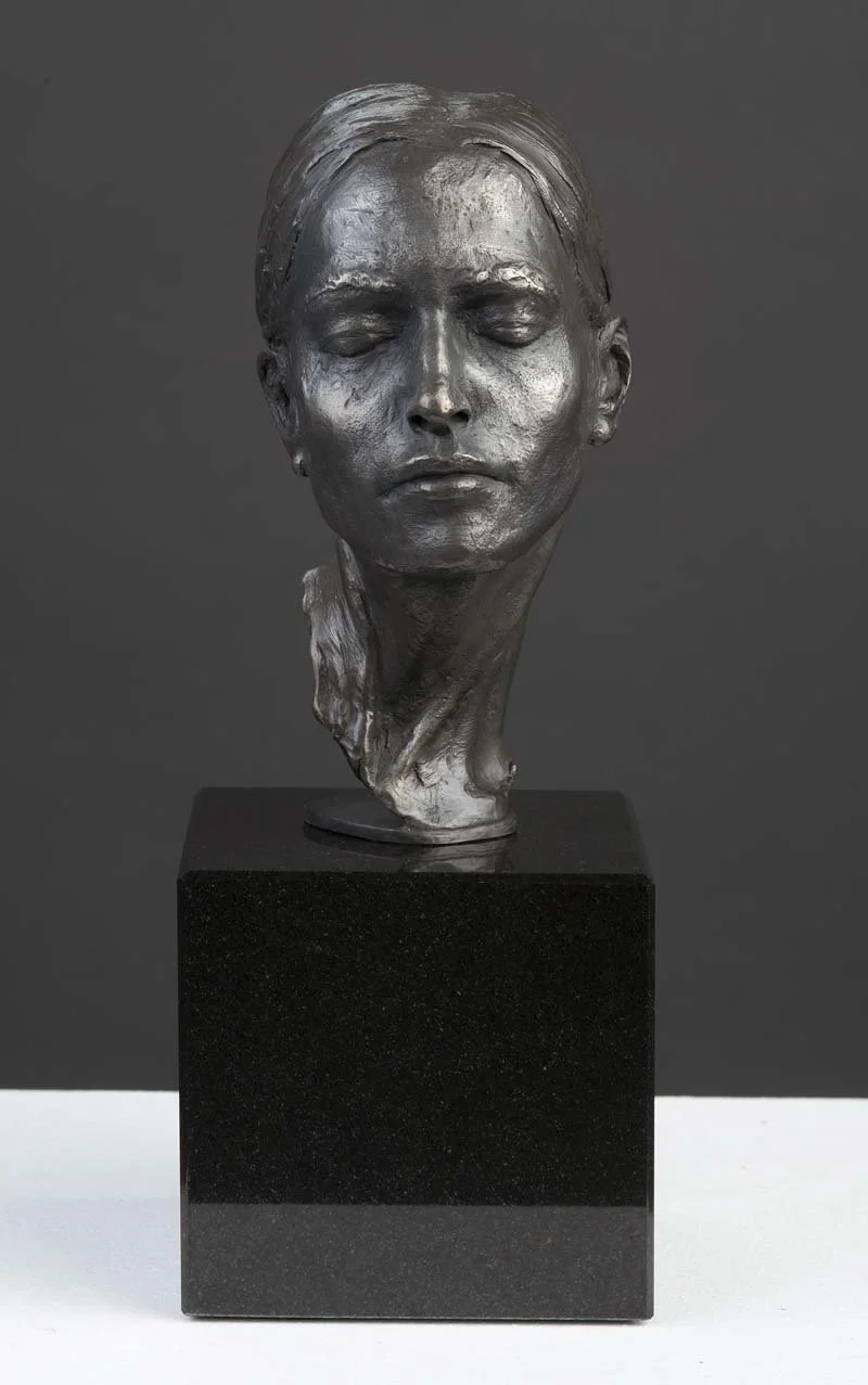  Introspection bronze sculpture Photographer: Dana Davis 