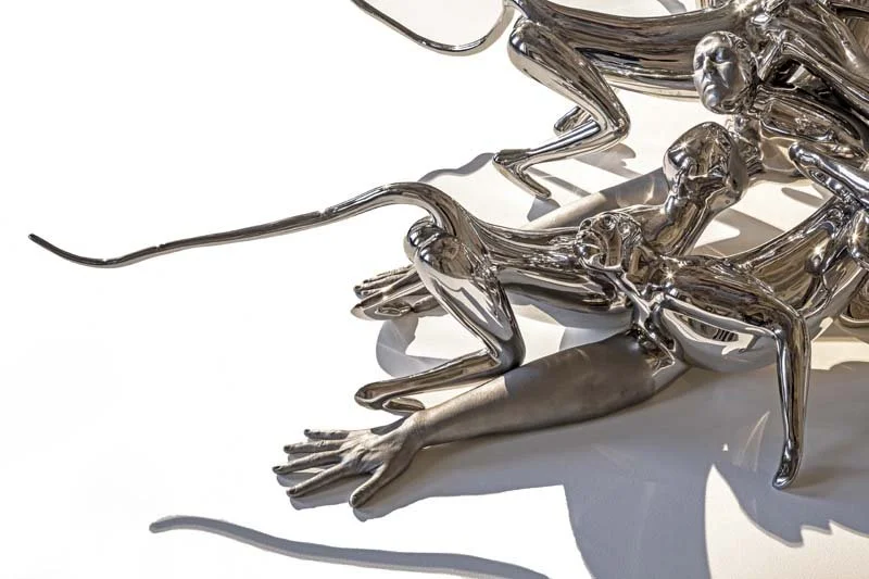  ‘Monkeys’ (detail) 1998-2001, Stainless steel, 1/6, edition of 6 + 1 AP 41 1/4 x 66 x 85 1/2 in (104.77 x 167.64 x 217.17 cm) Courtesy the Belvedere Museum, Vienna © photo by Johannes Stoll 
